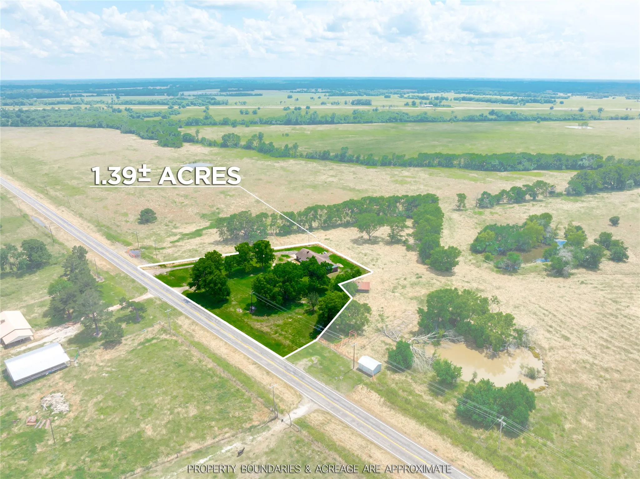Single Family Residence For Sale in Red River (TX) County , 7350 Farm Road 2573, Clarksville, Texas 75426, 3 Bedrooms, 2 Bathrooms, 2 Garage spaces, 1,770 Sqft, built in 1993, Price $299,900, mls#21285901, Real Estate Agent in Clarksville, Homes For Sale in Red River (TX) county, Homes For Sale in Clarksville, Realtor in Clarksville Texas, Real Estate Brokerage Independent Realty Texas, Luminita Cordes Realtor