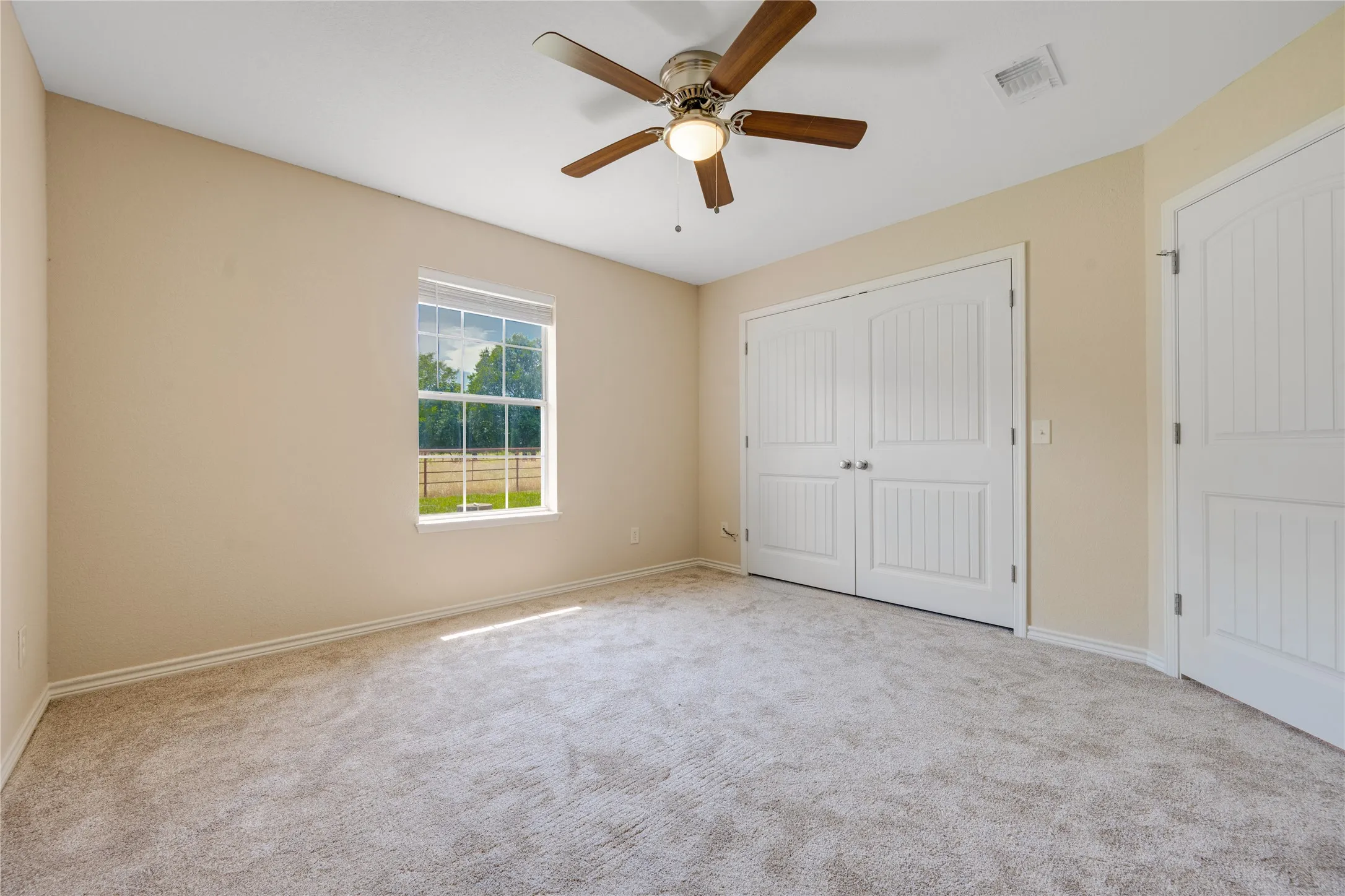 Single Family Residence For Sale in Red River (TX) County , 7350 Farm Road 2573, Clarksville, Texas 75426, 3 Bedrooms, 2 Bathrooms, 2 Garage spaces, 1,770 Sqft, built in 1993, Price $299,900, mls#21285901, Real Estate Agent in Clarksville, Homes For Sale in Red River (TX) county, Homes For Sale in Clarksville, Realtor in Clarksville Texas, Real Estate Brokerage Independent Realty Texas, Luminita Cordes Realtor