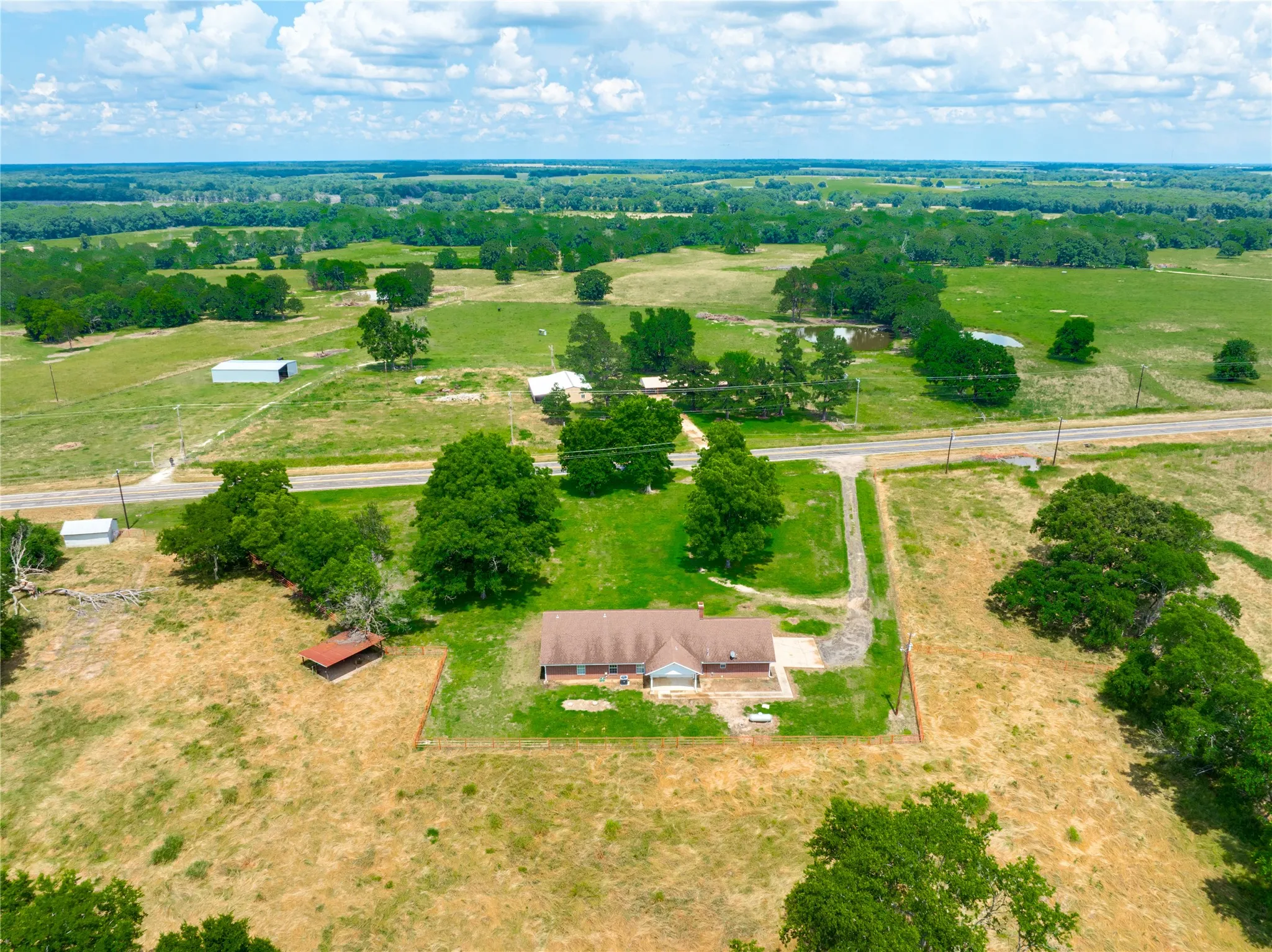 Single Family Residence For Sale in Red River (TX) County , 7350 Farm Road 2573, Clarksville, Texas 75426, 3 Bedrooms, 2 Bathrooms, 2 Garage spaces, 1,770 Sqft, built in 1993, Price $299,900, mls#21285901, Real Estate Agent in Clarksville, Homes For Sale in Red River (TX) county, Homes For Sale in Clarksville, Realtor in Clarksville Texas, Real Estate Brokerage Independent Realty Texas, Luminita Cordes Realtor