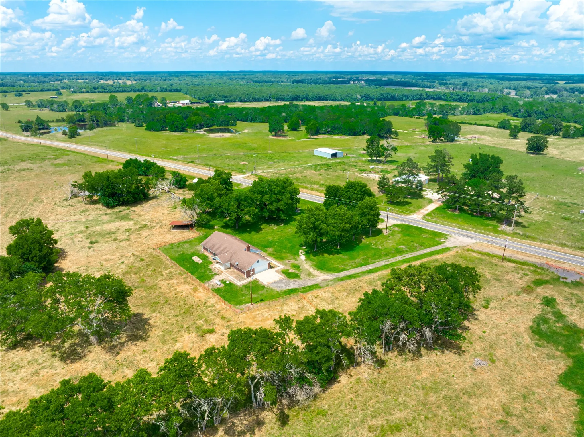 Single Family Residence For Sale in Red River (TX) County , 7350 Farm Road 2573, Clarksville, Texas 75426, 3 Bedrooms, 2 Bathrooms, 2 Garage spaces, 1,770 Sqft, built in 1993, Price $299,900, mls#21285901, Real Estate Agent in Clarksville, Homes For Sale in Red River (TX) county, Homes For Sale in Clarksville, Realtor in Clarksville Texas, Real Estate Brokerage Independent Realty Texas, Luminita Cordes Realtor