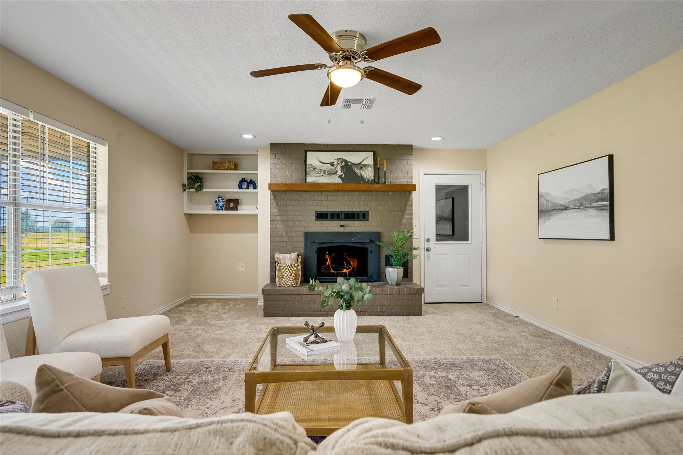 Single Family Residence For Sale in Red River (TX) County , 7350 Farm Road 2573, Clarksville, Texas 75426, 3 Bedrooms, 2 Bathrooms, 2 Garage spaces, 1,770 Sqft, built in 1993, Price $299,900, mls#21285901, Real Estate Agent in Clarksville, Homes For Sale in Red River (TX) county, Homes For Sale in Clarksville, Realtor in Clarksville Texas, Real Estate Brokerage Independent Realty Texas, Luminita Cordes Realtor