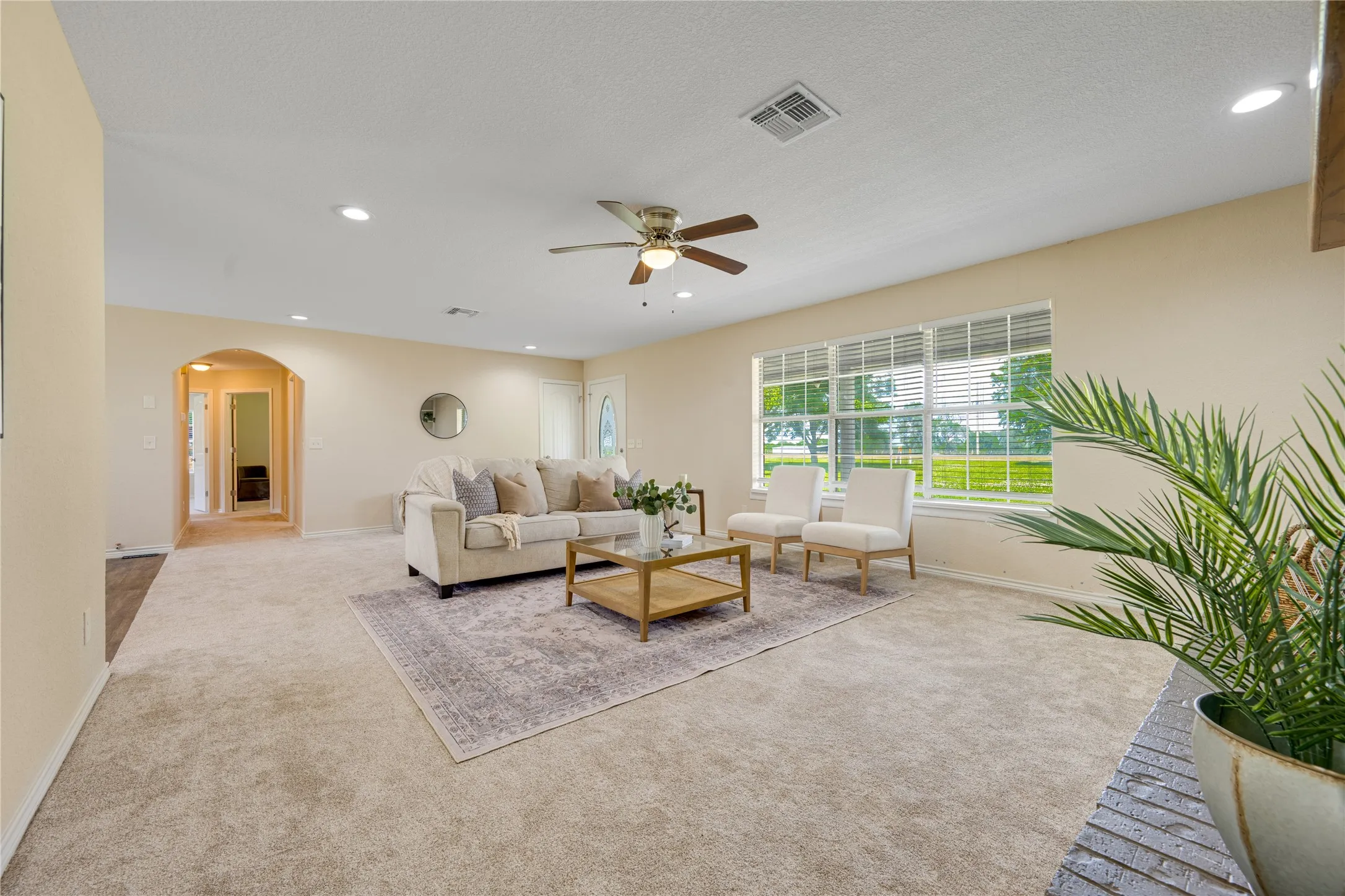 Single Family Residence For Sale in Red River (TX) County , 7350 Farm Road 2573, Clarksville, Texas 75426, 3 Bedrooms, 2 Bathrooms, 2 Garage spaces, 1,770 Sqft, built in 1993, Price $299,900, mls#21285901, Real Estate Agent in Clarksville, Homes For Sale in Red River (TX) county, Homes For Sale in Clarksville, Realtor in Clarksville Texas, Real Estate Brokerage Independent Realty Texas, Luminita Cordes Realtor
