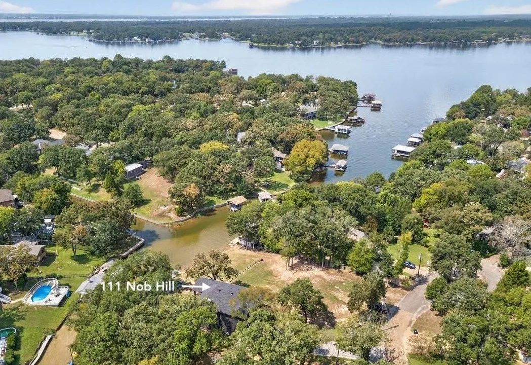 Single Family Residence For Sale in Henderson County , 111 Nob Hill Circle, Malakoff, Texas 75148, 4 Bedrooms, 3 Bathrooms, 2 Garage spaces, 3,200 Sqft, built in 2024, Price $875,000, mls#21285070, Real Estate Agent in Malakoff, Homes For Sale in Henderson county, Homes For Sale in Malakoff, Realtor in Malakoff Texas, Real Estate Brokerage Independent Realty Texas, Luminita Cordes Realtor