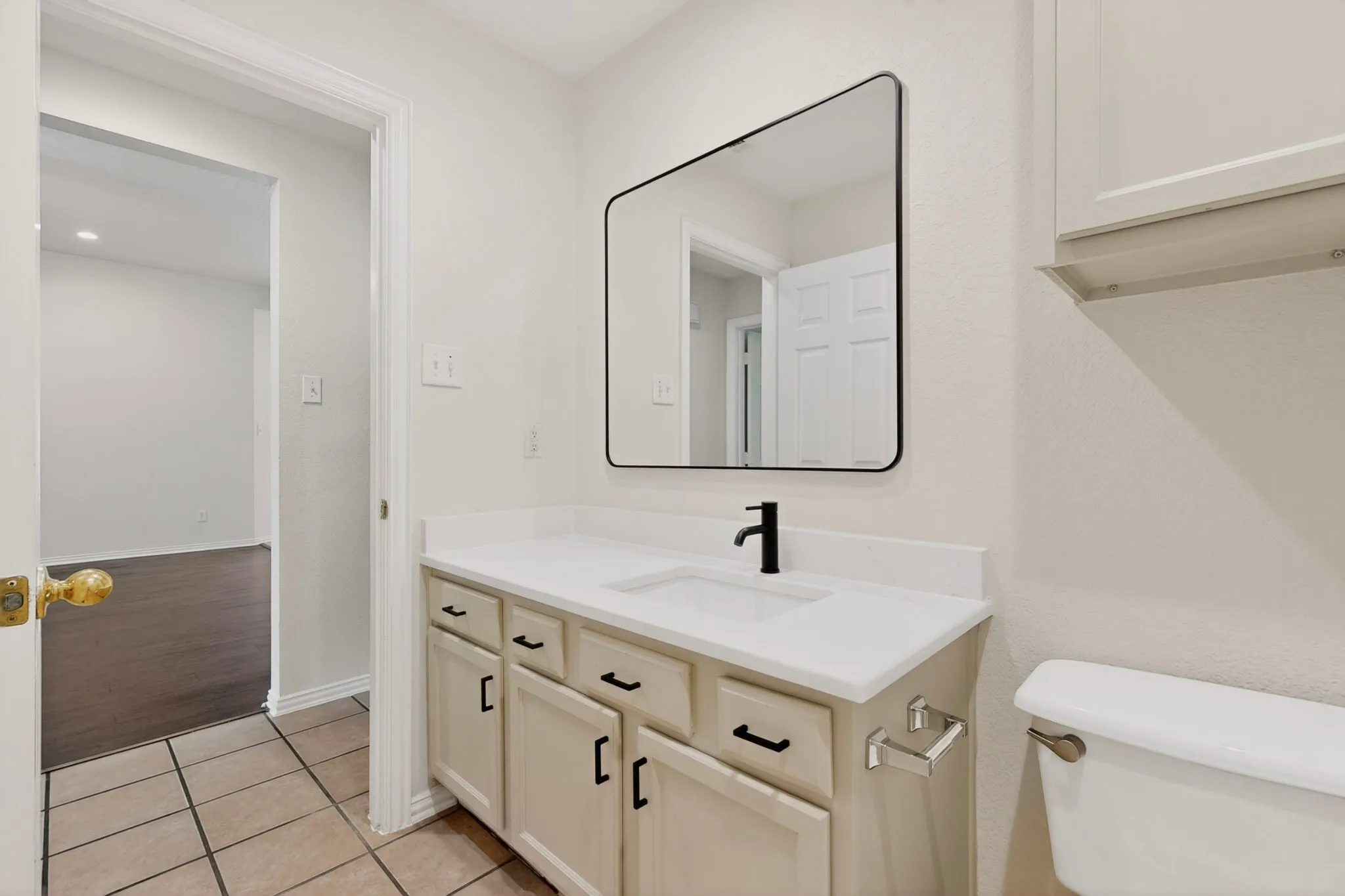 Single Family Residence For Sale in Dallas County , 2319 Great Light Drive, Dallas, Texas 75228, 3 Bedroom, 2 Bathroom, 2 Garage spaces, 1,767 Sqft, built in 2006, mls#21284281, Real Estate Agent in Dallas, Homes For Sale in Dallas county, Homes For Sale in Dallas, Realtor in Dallas Texas, Real Estate Brokerage Independent Realty Texas, Luminita Cordes Realtor