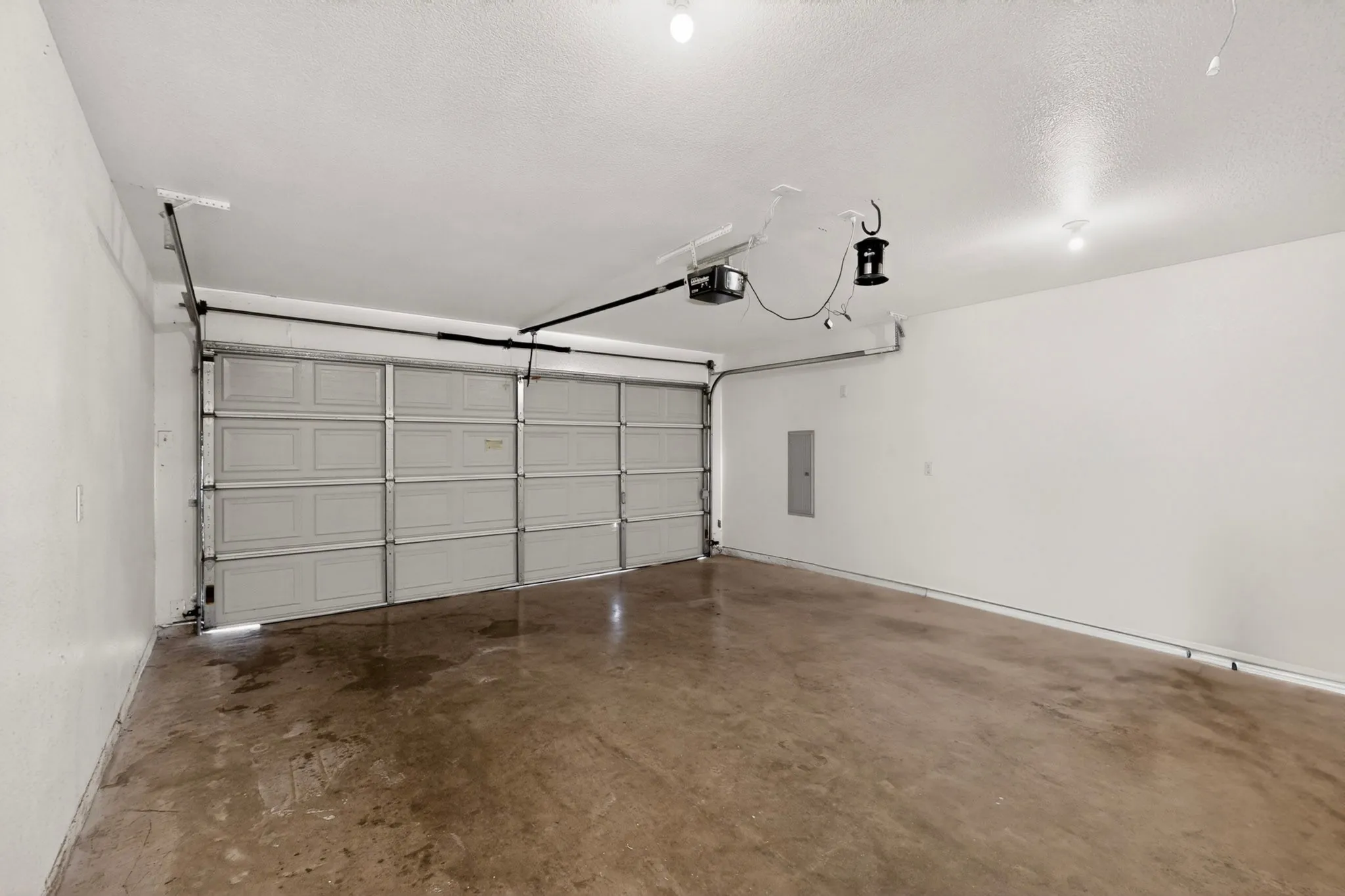 Single Family Residence For Sale in Dallas County , 2319 Great Light Drive, Dallas, Texas 75228, 3 Bedroom, 2 Bathroom, 2 Garage spaces, 1,767 Sqft, built in 2006, mls#21284281, Real Estate Agent in Dallas, Homes For Sale in Dallas county, Homes For Sale in Dallas, Realtor in Dallas Texas, Real Estate Brokerage Independent Realty Texas, Luminita Cordes Realtor