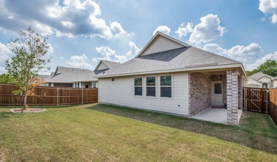 Single Family Residence For Rent in Collin County , 8424 Gray Squirrel Lane, Mc Kinney, Texas 75071, 5 Bedroom, 2 Bathroom, 2 Garage spaces, 2,010 Sqft, built in 2022, mls#21284720, Real Estate Agent in Mc Kinney, Homes For Rent in Collin county, Homes For Rent in Mc Kinney, Realtor in Mc Kinney Texas, Real Estate Brokerage Independent Realty Texas, Luminita Cordes Realtor