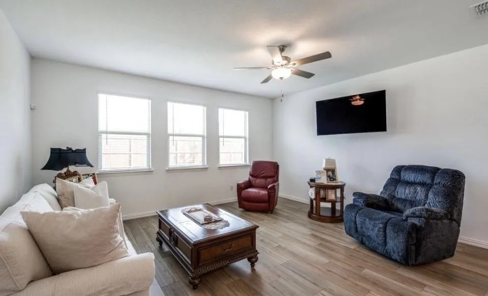 Single Family Residence For Rent in Collin County , 8424 Gray Squirrel Lane, Mc Kinney, Texas 75071, 5 Bedroom, 2 Bathroom, 2 Garage spaces, 2,010 Sqft, built in 2022, mls#21284720, Real Estate Agent in Mc Kinney, Homes For Rent in Collin county, Homes For Rent in Mc Kinney, Realtor in Mc Kinney Texas, Real Estate Brokerage Independent Realty Texas, Luminita Cordes Realtor