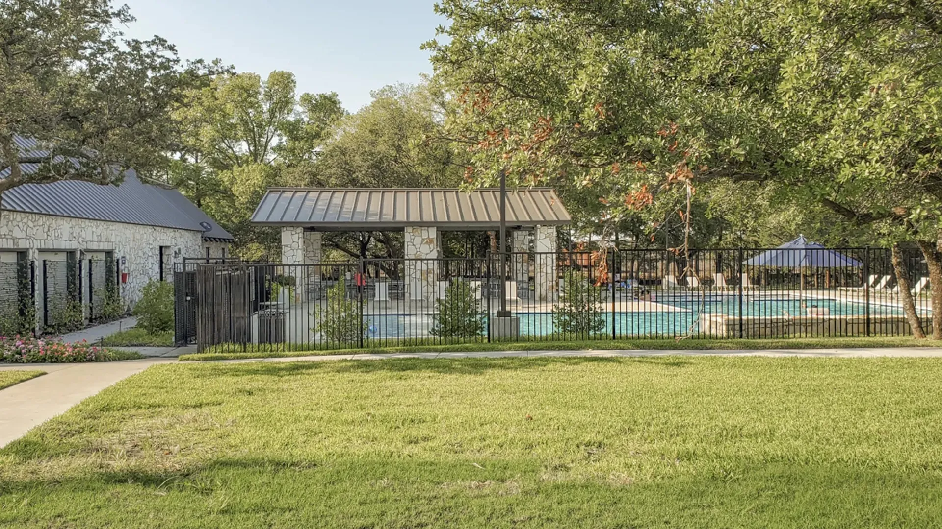 Single Family Residence For Sale in Kaufman County , 5120 Cathy Drive, Forney, Texas 75126, 4 Bedroom, 2 Bathroom, 2 Garage spaces, 2,134 Sqft, built in 2017, mls#21265820, Real Estate Agent in Forney, Homes For Sale in Kaufman county, Homes For Sale in Forney, Realtor in Forney Texas, Real Estate Brokerage Independent Realty Texas, Luminita Cordes Realtor