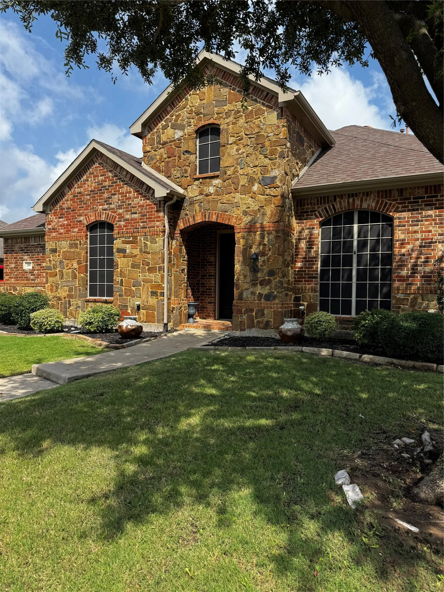 Single Family Residence For Sale in Kaufman County , 305 Westlake, Forney, Texas 75126, 4 Bedroom, 4 Bathroom, 3 Garage spaces, 3,683 Sqft, built in 2006, mls#21285893, Real Estate Agent in Forney, Homes For Sale in Kaufman county, Homes For Sale in Forney, Realtor in Forney Texas, Real Estate Brokerage Independent Realty Texas, Luminita Cordes Realtor