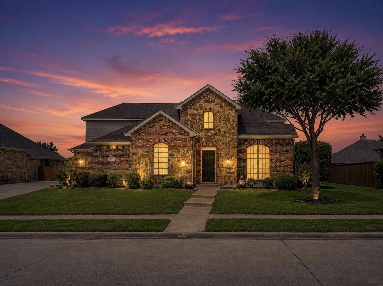 Single Family Residence For Sale in Kaufman County , 305 Westlake, Forney, Texas 75126, 4 Bedroom, 4 Bathroom, 3 Garage spaces, 3,683 Sqft, built in 2006, mls#21285893, Real Estate Agent in Forney, Homes For Sale in Kaufman county, Homes For Sale in Forney, Realtor in Forney Texas, Real Estate Brokerage Independent Realty Texas, Luminita Cordes Realtor