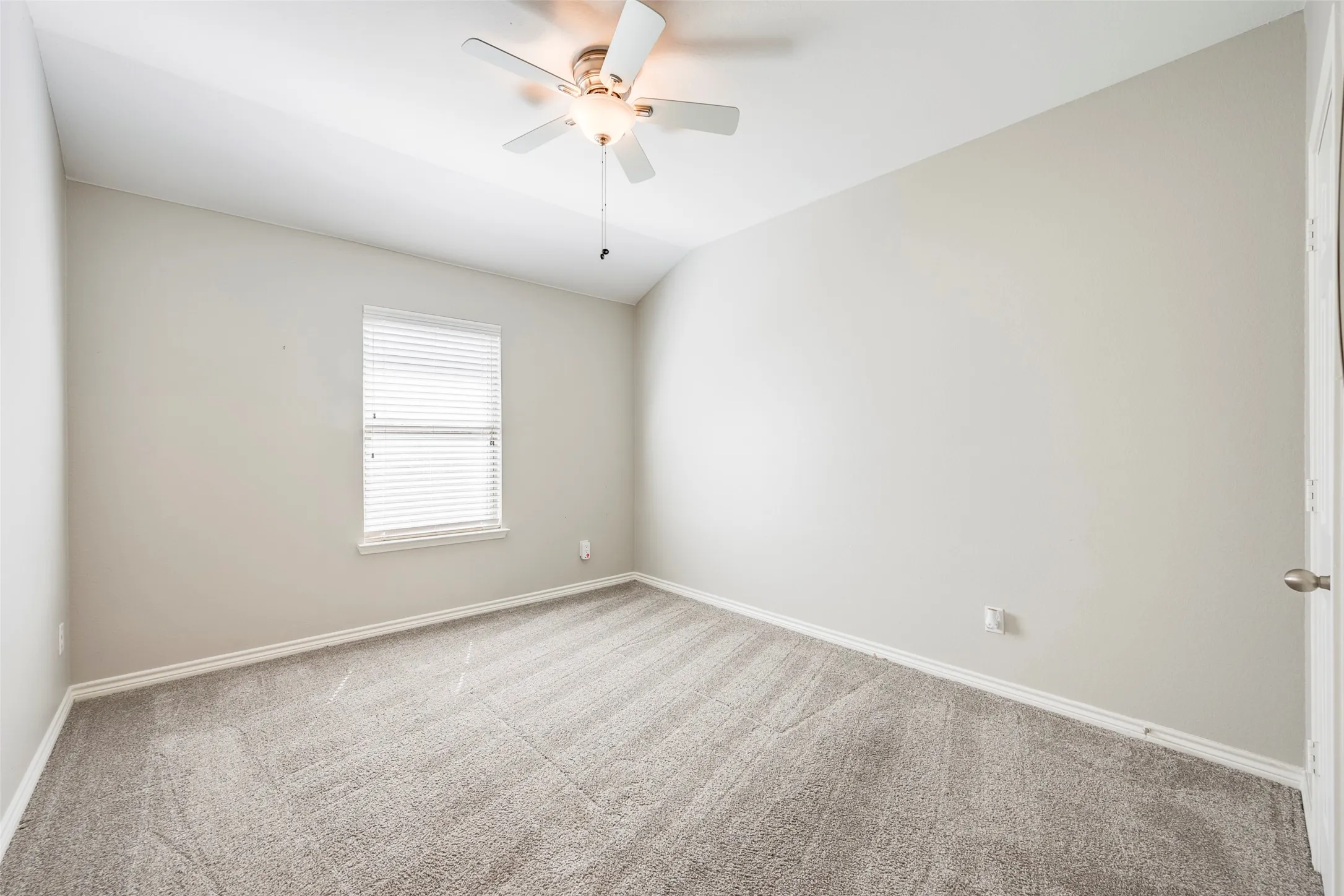 Single Family Residence For Sale in Denton County , 4521 Lakeside Hollow Street, Fort Worth, Texas 76262, 3 Bedroom, 2 Bathroom, 2 Garage spaces, 2,060 Sqft, built in 2011, mls#21282443, Real Estate Agent in Fort Worth, Homes For Sale in Denton county, Homes For Sale in Fort Worth, Realtor in Fort Worth Texas, Real Estate Brokerage Independent Realty Texas, Luminita Cordes Realtor