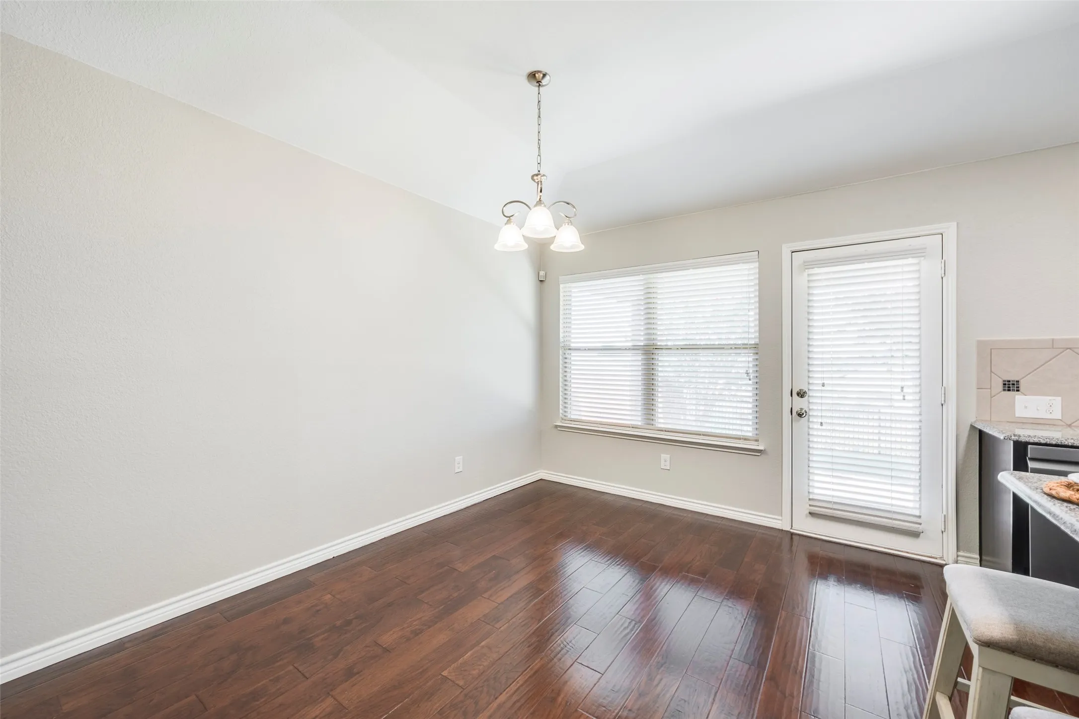 Single Family Residence For Sale in Denton County , 4521 Lakeside Hollow Street, Fort Worth, Texas 76262, 3 Bedroom, 2 Bathroom, 2 Garage spaces, 2,060 Sqft, built in 2011, mls#21282443, Real Estate Agent in Fort Worth, Homes For Sale in Denton county, Homes For Sale in Fort Worth, Realtor in Fort Worth Texas, Real Estate Brokerage Independent Realty Texas, Luminita Cordes Realtor