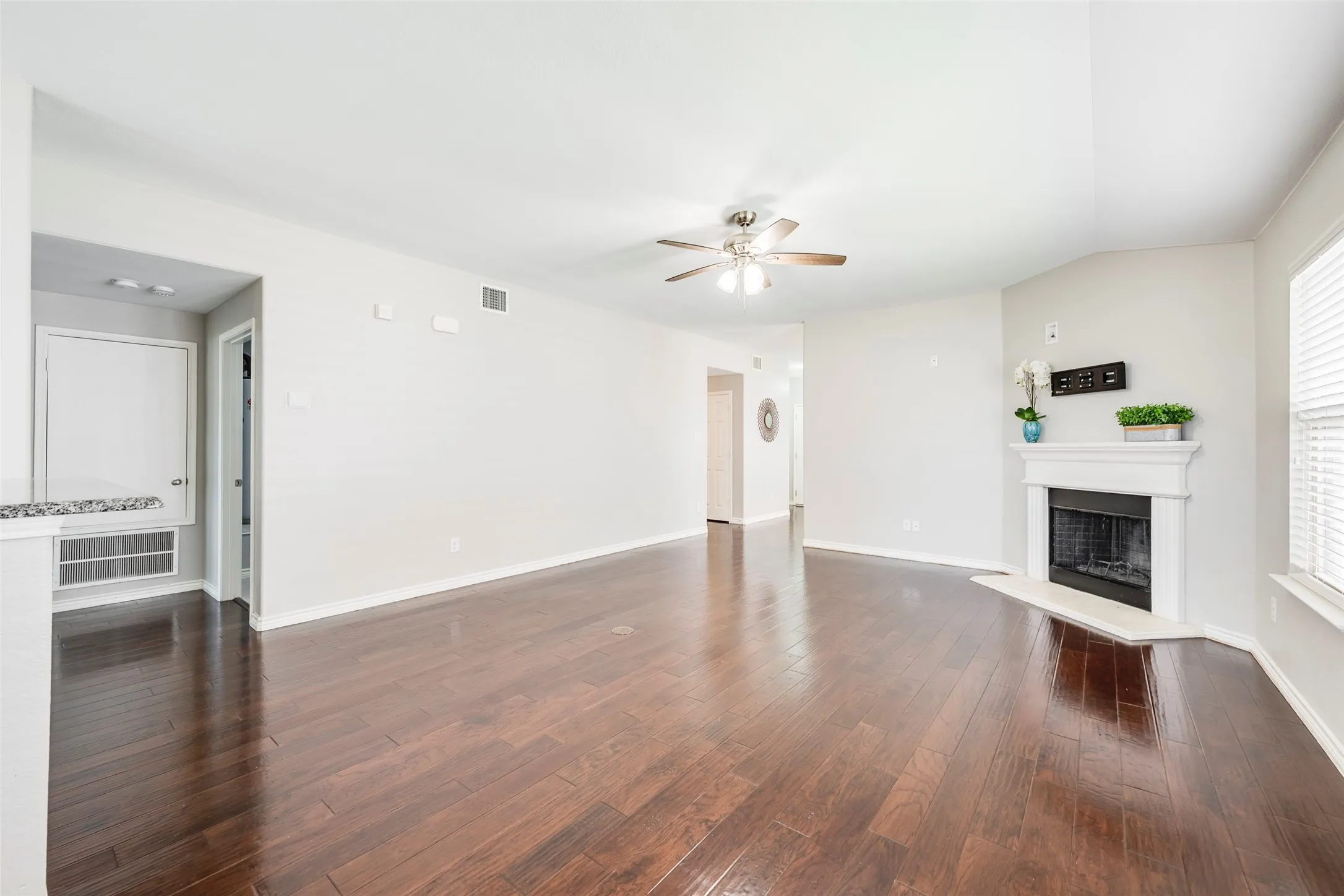 Single Family Residence For Sale in Denton County , 4521 Lakeside Hollow Street, Fort Worth, Texas 76262, 3 Bedroom, 2 Bathroom, 2 Garage spaces, 2,060 Sqft, built in 2011, mls#21282443, Real Estate Agent in Fort Worth, Homes For Sale in Denton county, Homes For Sale in Fort Worth, Realtor in Fort Worth Texas, Real Estate Brokerage Independent Realty Texas, Luminita Cordes Realtor