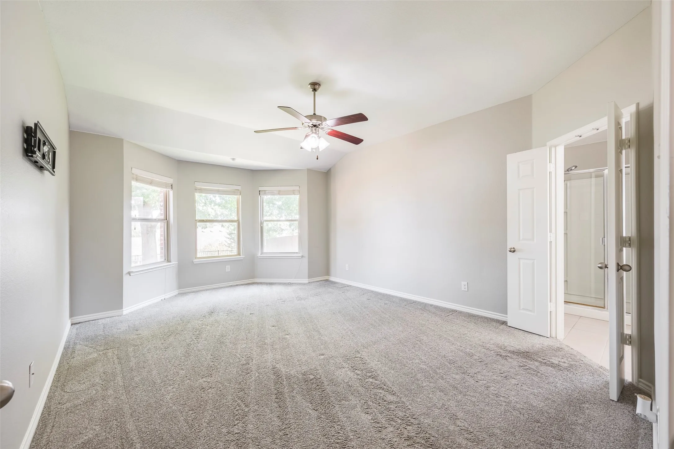 Single Family Residence For Sale in Denton County , 4521 Lakeside Hollow Street, Fort Worth, Texas 76262, 3 Bedroom, 2 Bathroom, 2 Garage spaces, 2,060 Sqft, built in 2011, mls#21282443, Real Estate Agent in Fort Worth, Homes For Sale in Denton county, Homes For Sale in Fort Worth, Realtor in Fort Worth Texas, Real Estate Brokerage Independent Realty Texas, Luminita Cordes Realtor