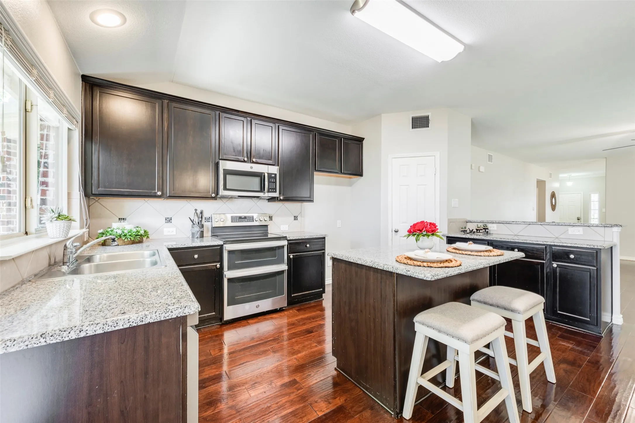 Single Family Residence For Sale in Denton County , 4521 Lakeside Hollow Street, Fort Worth, Texas 76262, 3 Bedroom, 2 Bathroom, 2 Garage spaces, 2,060 Sqft, built in 2011, mls#21282443, Real Estate Agent in Fort Worth, Homes For Sale in Denton county, Homes For Sale in Fort Worth, Realtor in Fort Worth Texas, Real Estate Brokerage Independent Realty Texas, Luminita Cordes Realtor