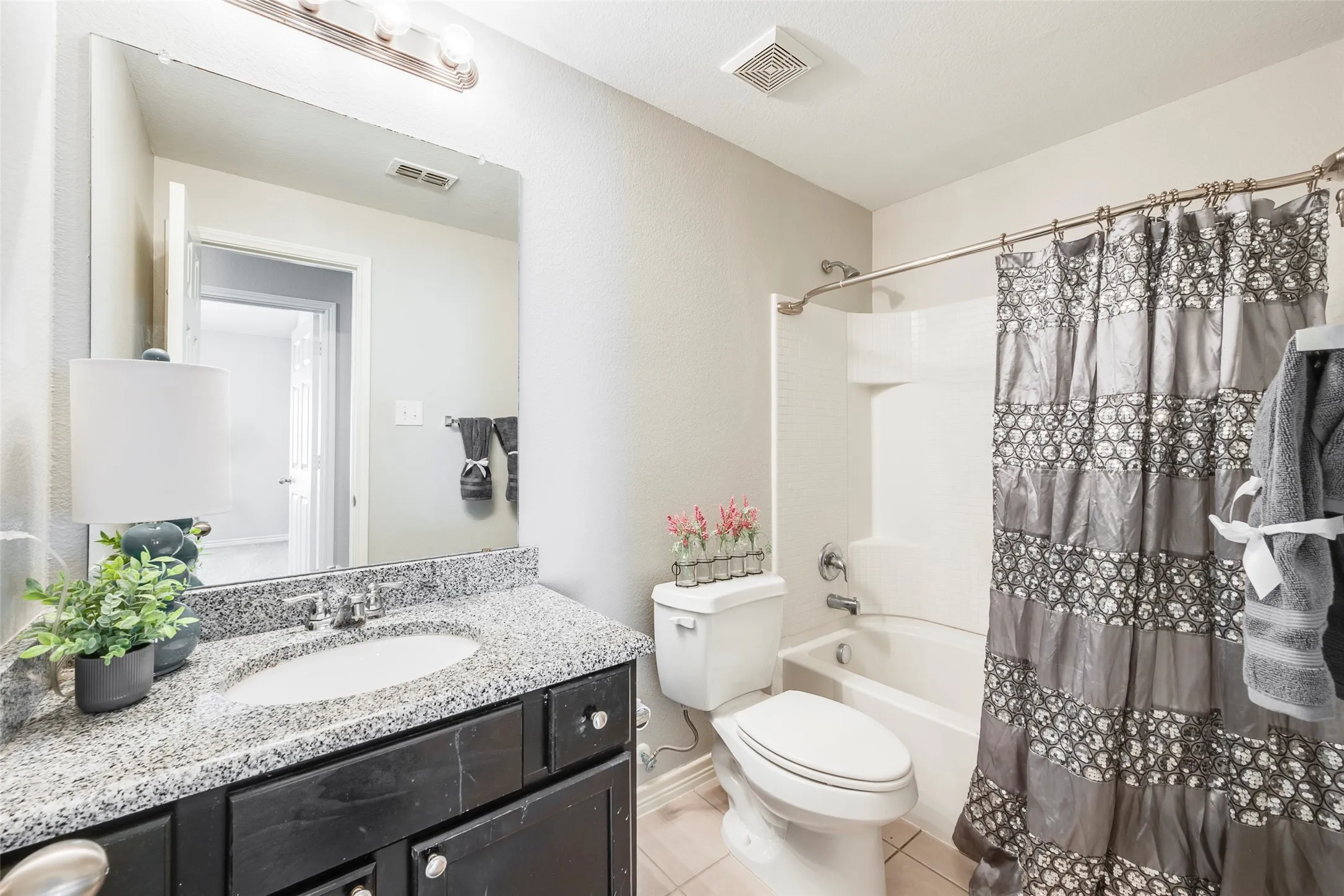 Single Family Residence For Sale in Denton County , 4521 Lakeside Hollow Street, Fort Worth, Texas 76262, 3 Bedroom, 2 Bathroom, 2 Garage spaces, 2,060 Sqft, built in 2011, mls#21282443, Real Estate Agent in Fort Worth, Homes For Sale in Denton county, Homes For Sale in Fort Worth, Realtor in Fort Worth Texas, Real Estate Brokerage Independent Realty Texas, Luminita Cordes Realtor
