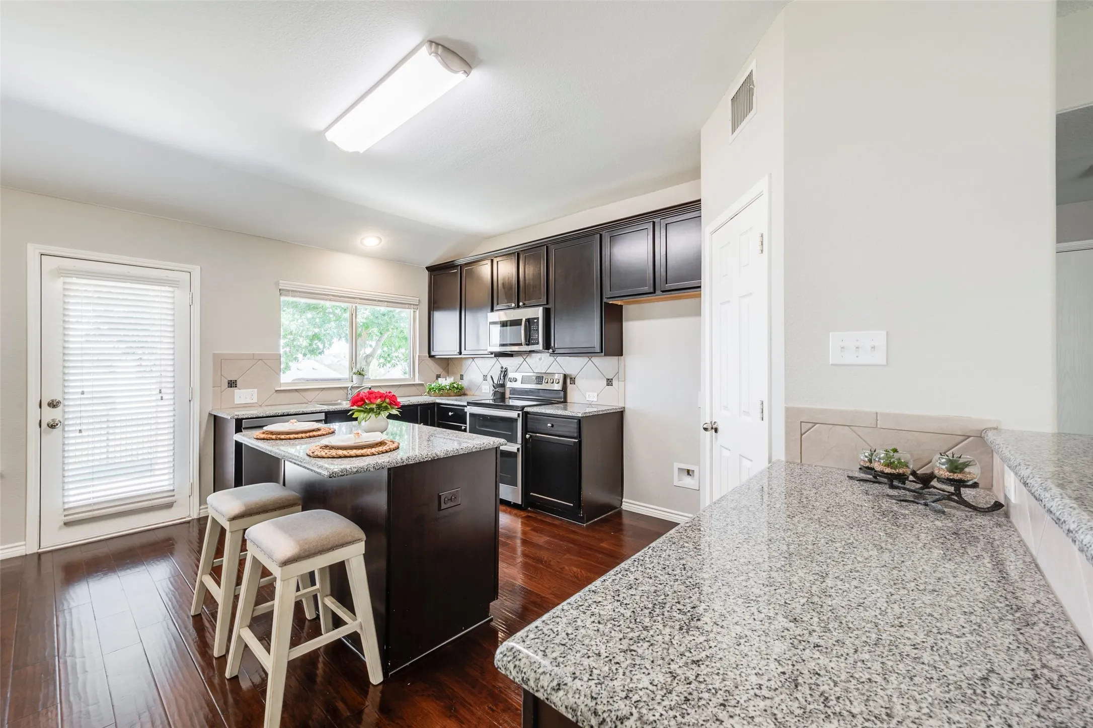 Single Family Residence For Sale in Denton County , 4521 Lakeside Hollow Street, Fort Worth, Texas 76262, 3 Bedroom, 2 Bathroom, 2 Garage spaces, 2,060 Sqft, built in 2011, mls#21282443, Real Estate Agent in Fort Worth, Homes For Sale in Denton county, Homes For Sale in Fort Worth, Realtor in Fort Worth Texas, Real Estate Brokerage Independent Realty Texas, Luminita Cordes Realtor