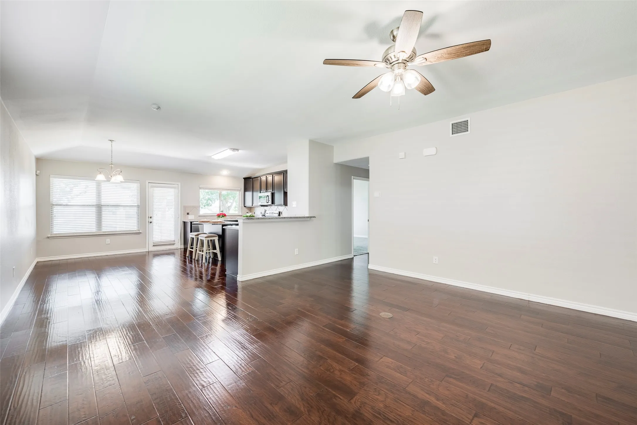 Single Family Residence For Sale in Denton County , 4521 Lakeside Hollow Street, Fort Worth, Texas 76262, 3 Bedroom, 2 Bathroom, 2 Garage spaces, 2,060 Sqft, built in 2011, mls#21282443, Real Estate Agent in Fort Worth, Homes For Sale in Denton county, Homes For Sale in Fort Worth, Realtor in Fort Worth Texas, Real Estate Brokerage Independent Realty Texas, Luminita Cordes Realtor