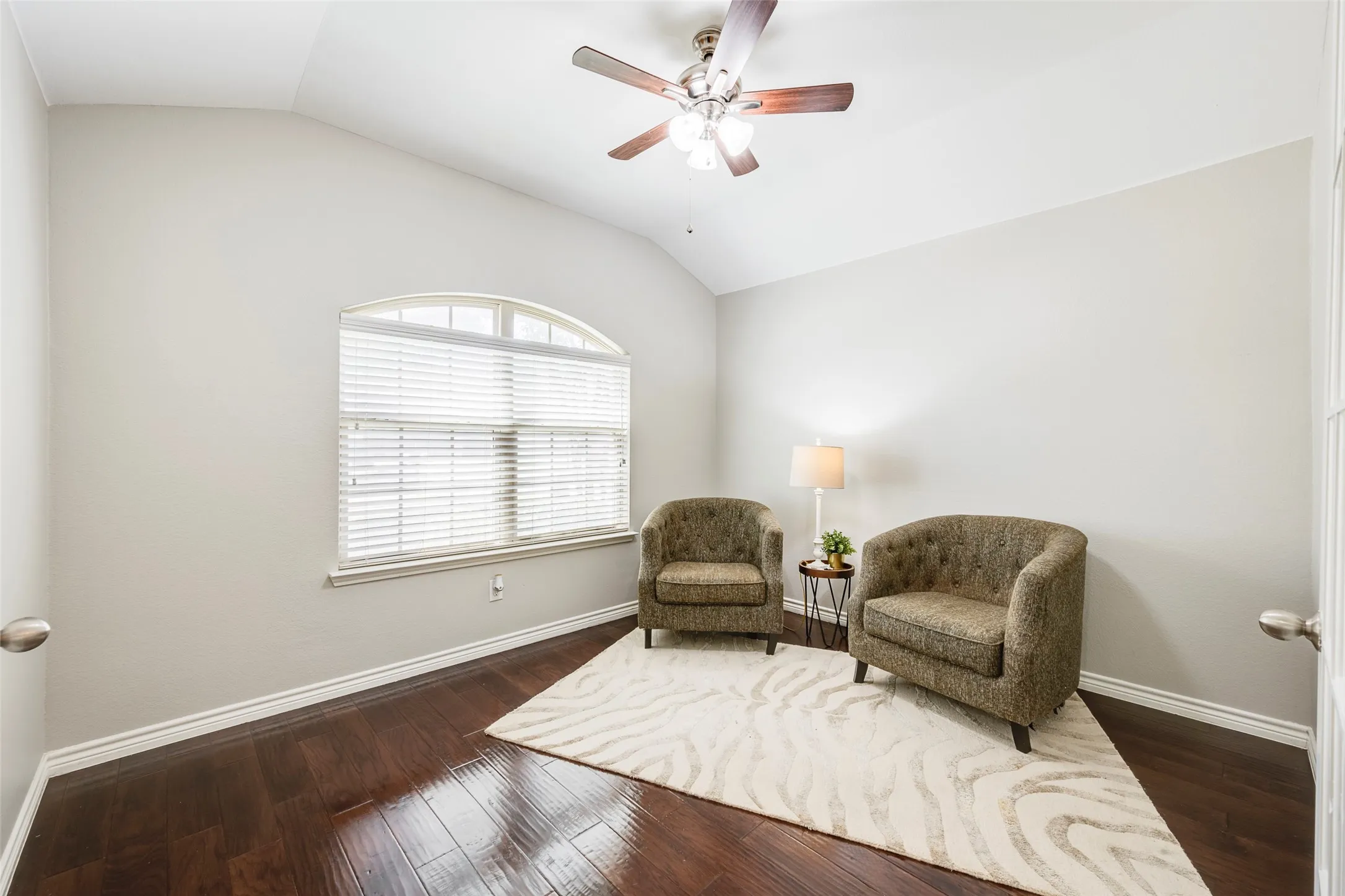 Single Family Residence For Sale in Denton County , 4521 Lakeside Hollow Street, Fort Worth, Texas 76262, 3 Bedroom, 2 Bathroom, 2 Garage spaces, 2,060 Sqft, built in 2011, mls#21282443, Real Estate Agent in Fort Worth, Homes For Sale in Denton county, Homes For Sale in Fort Worth, Realtor in Fort Worth Texas, Real Estate Brokerage Independent Realty Texas, Luminita Cordes Realtor
