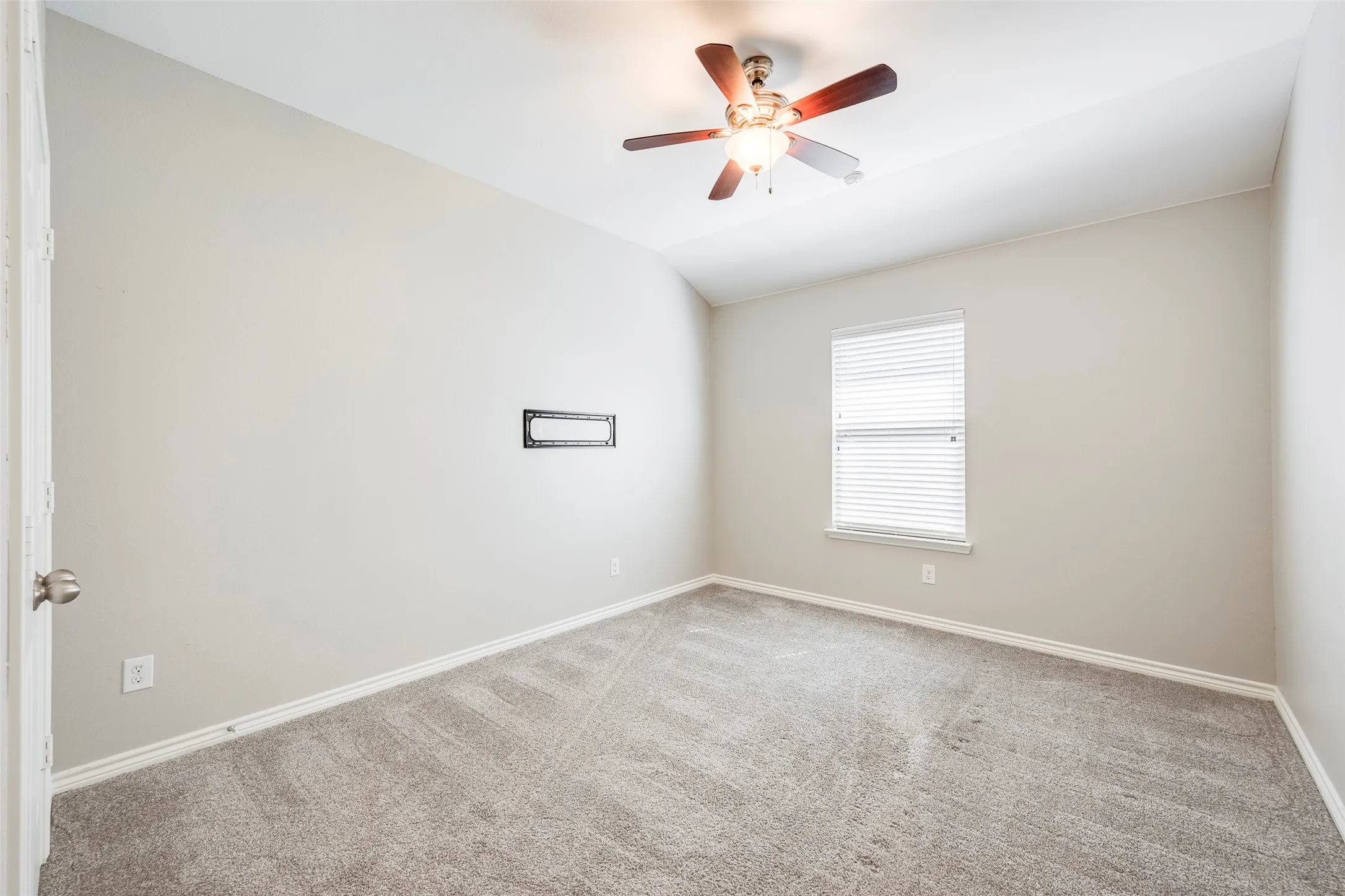 Single Family Residence For Sale in Denton County , 4521 Lakeside Hollow Street, Fort Worth, Texas 76262, 3 Bedroom, 2 Bathroom, 2 Garage spaces, 2,060 Sqft, built in 2011, mls#21282443, Real Estate Agent in Fort Worth, Homes For Sale in Denton county, Homes For Sale in Fort Worth, Realtor in Fort Worth Texas, Real Estate Brokerage Independent Realty Texas, Luminita Cordes Realtor