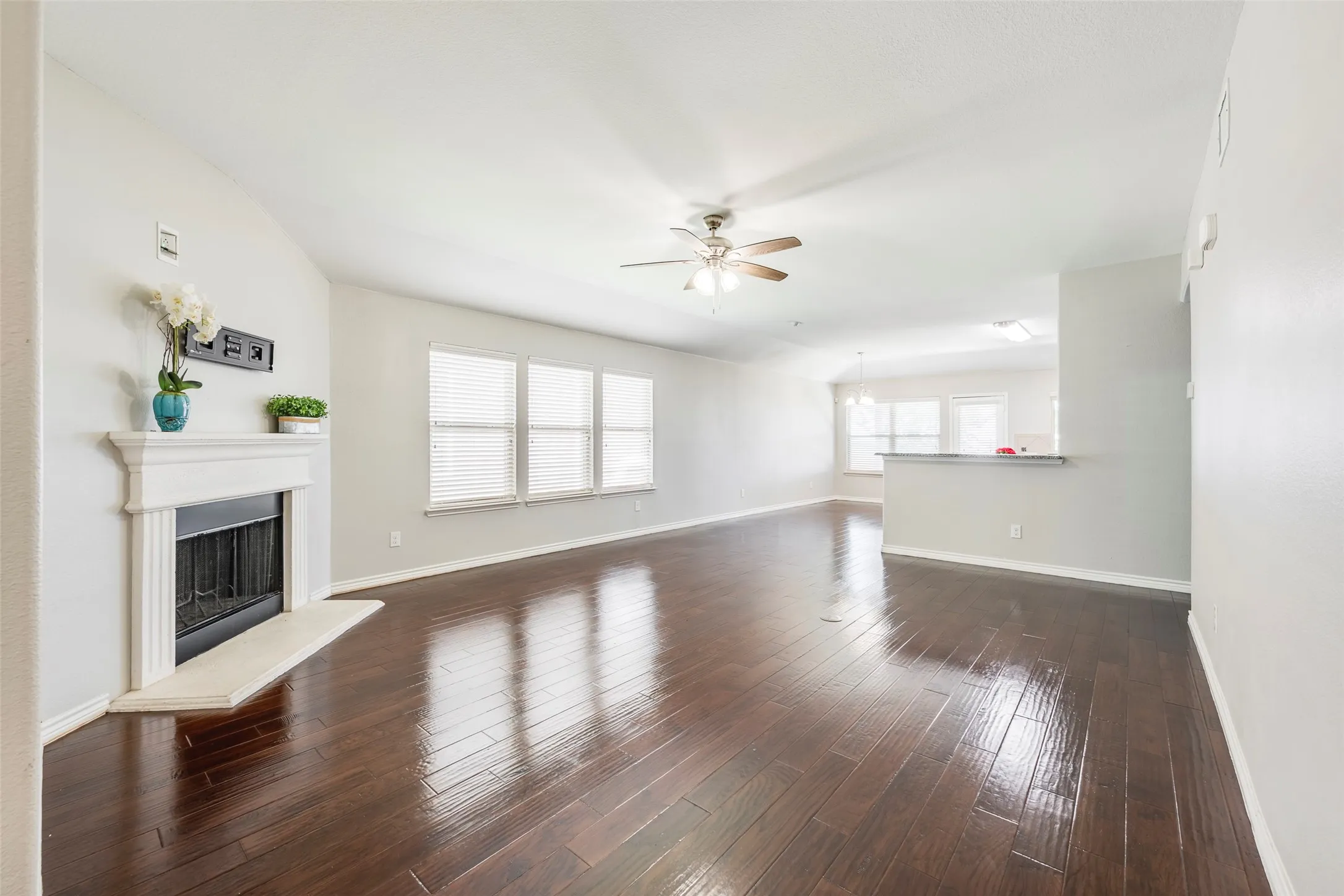 Single Family Residence For Sale in Denton County , 4521 Lakeside Hollow Street, Fort Worth, Texas 76262, 3 Bedroom, 2 Bathroom, 2 Garage spaces, 2,060 Sqft, built in 2011, mls#21282443, Real Estate Agent in Fort Worth, Homes For Sale in Denton county, Homes For Sale in Fort Worth, Realtor in Fort Worth Texas, Real Estate Brokerage Independent Realty Texas, Luminita Cordes Realtor