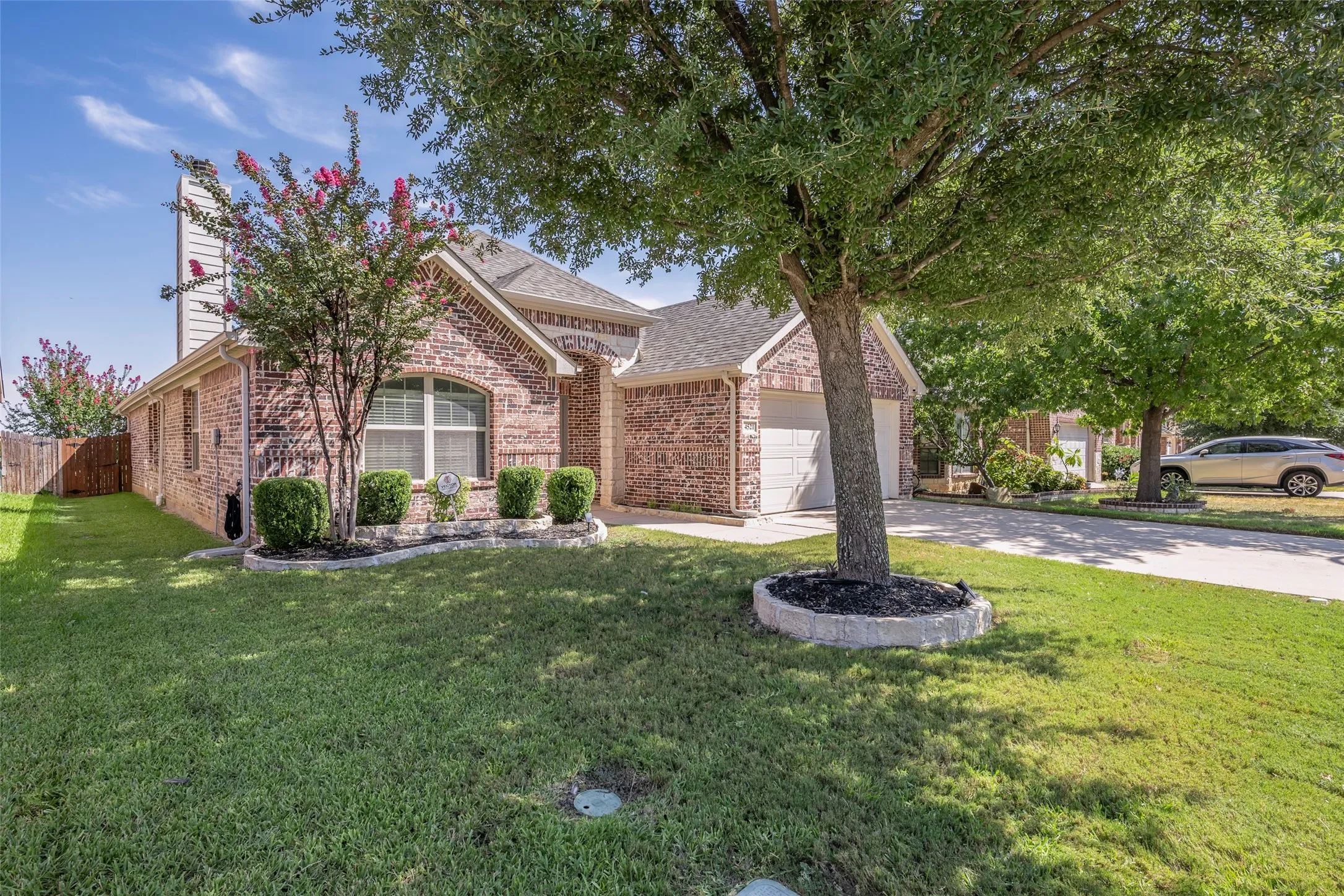 Single Family Residence For Sale in Denton County , 4521 Lakeside Hollow Street, Fort Worth, Texas 76262, 3 Bedroom, 2 Bathroom, 2 Garage spaces, 2,060 Sqft, built in 2011, mls#21282443, Real Estate Agent in Fort Worth, Homes For Sale in Denton county, Homes For Sale in Fort Worth, Realtor in Fort Worth Texas, Real Estate Brokerage Independent Realty Texas, Luminita Cordes Realtor
