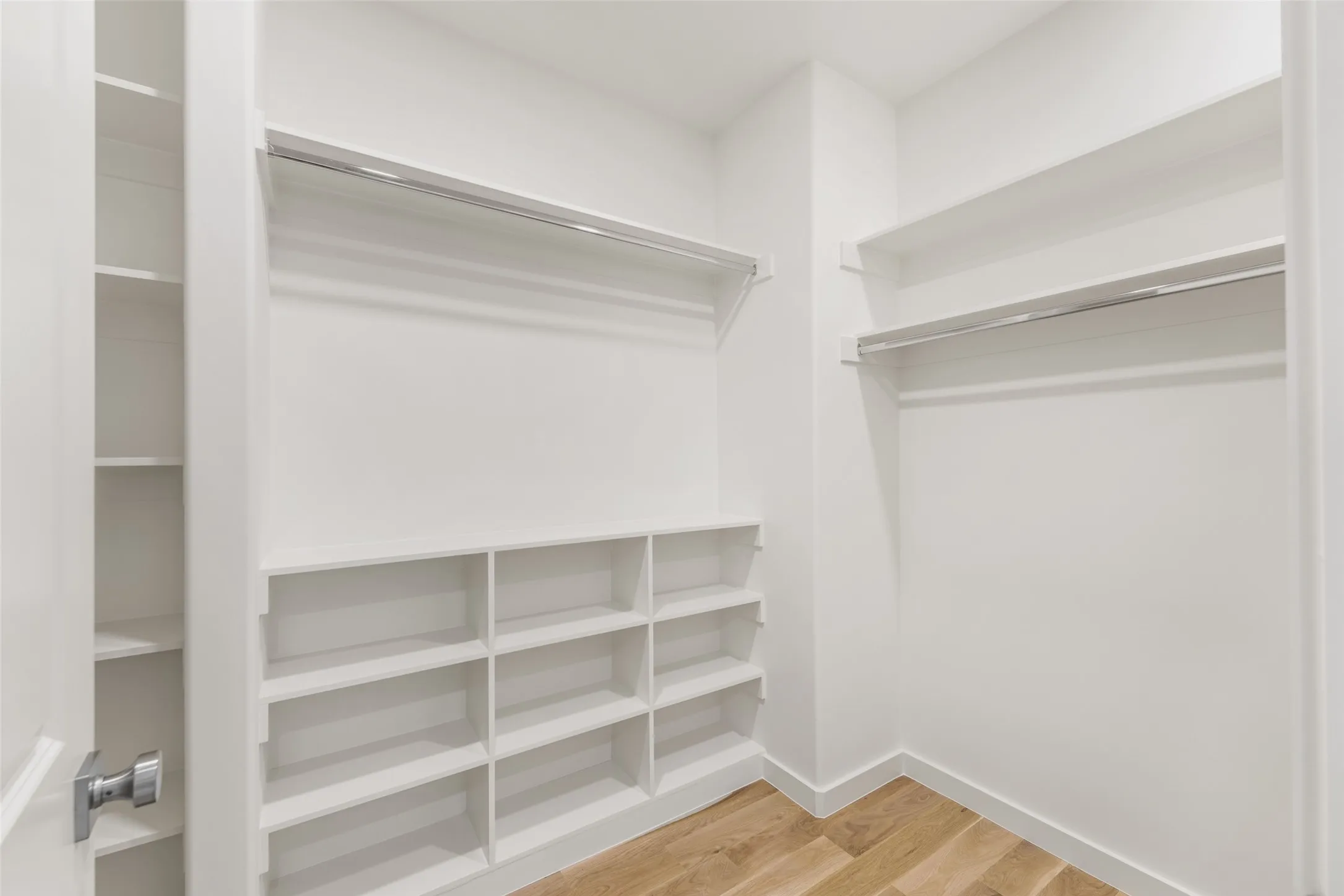 Single Family Residence For Sale in Dallas County , 5259 Saint Charles Avenue, Dallas, Texas 75223, 7 Bedroom, 5 Bathroom, Garage spaces, 4,439 Sqft, built in 2022, mls#21285974, Real Estate Agent in Dallas, Homes For Sale in Dallas county, Homes For Sale in Dallas, Realtor in Dallas Texas, Real Estate Brokerage Independent Realty Texas, Luminita Cordes Realtor