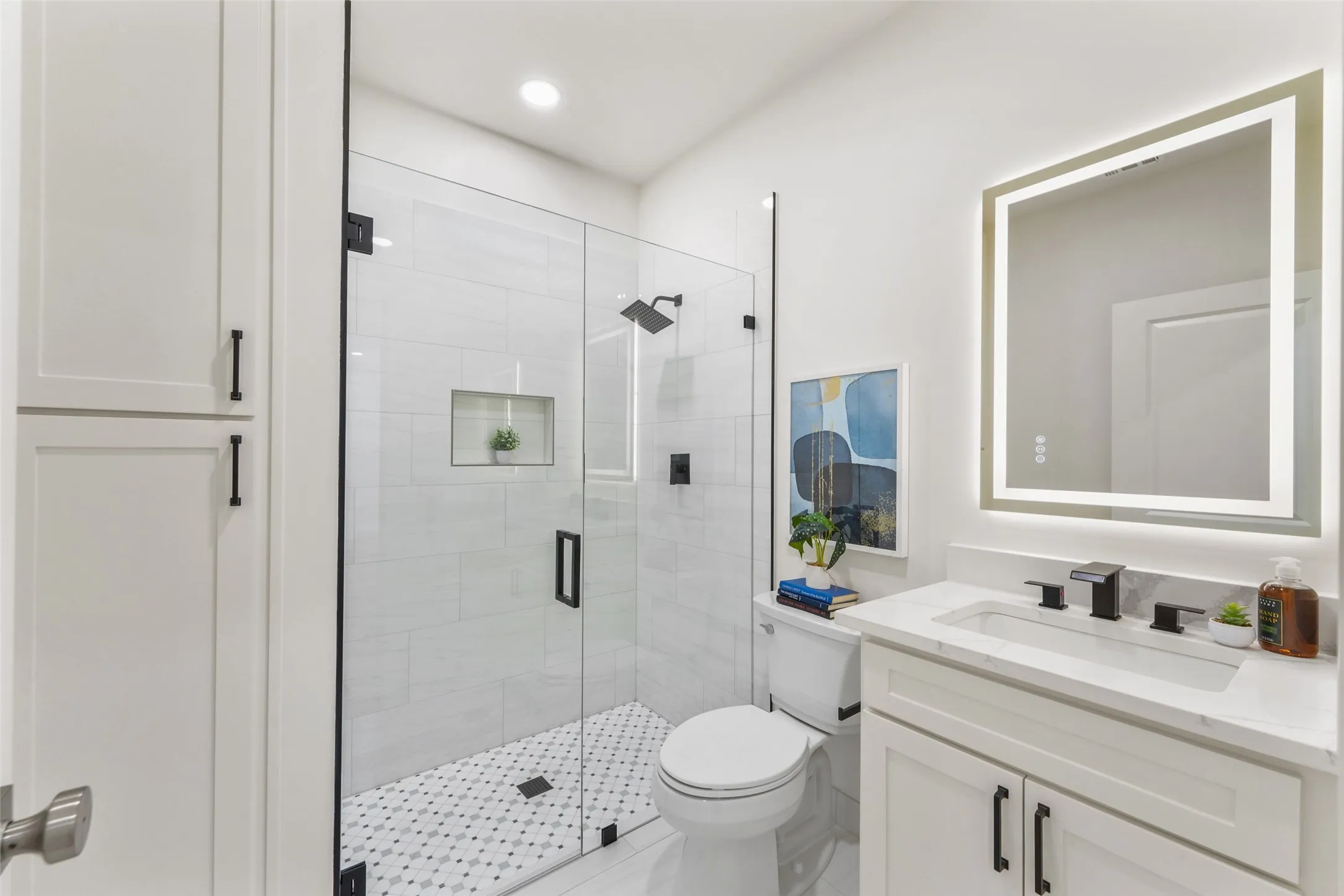 Single Family Residence For Sale in Dallas County , 5259 Saint Charles Avenue, Dallas, Texas 75223, 7 Bedroom, 5 Bathroom, Garage spaces, 4,439 Sqft, built in 2022, mls#21285974, Real Estate Agent in Dallas, Homes For Sale in Dallas county, Homes For Sale in Dallas, Realtor in Dallas Texas, Real Estate Brokerage Independent Realty Texas, Luminita Cordes Realtor