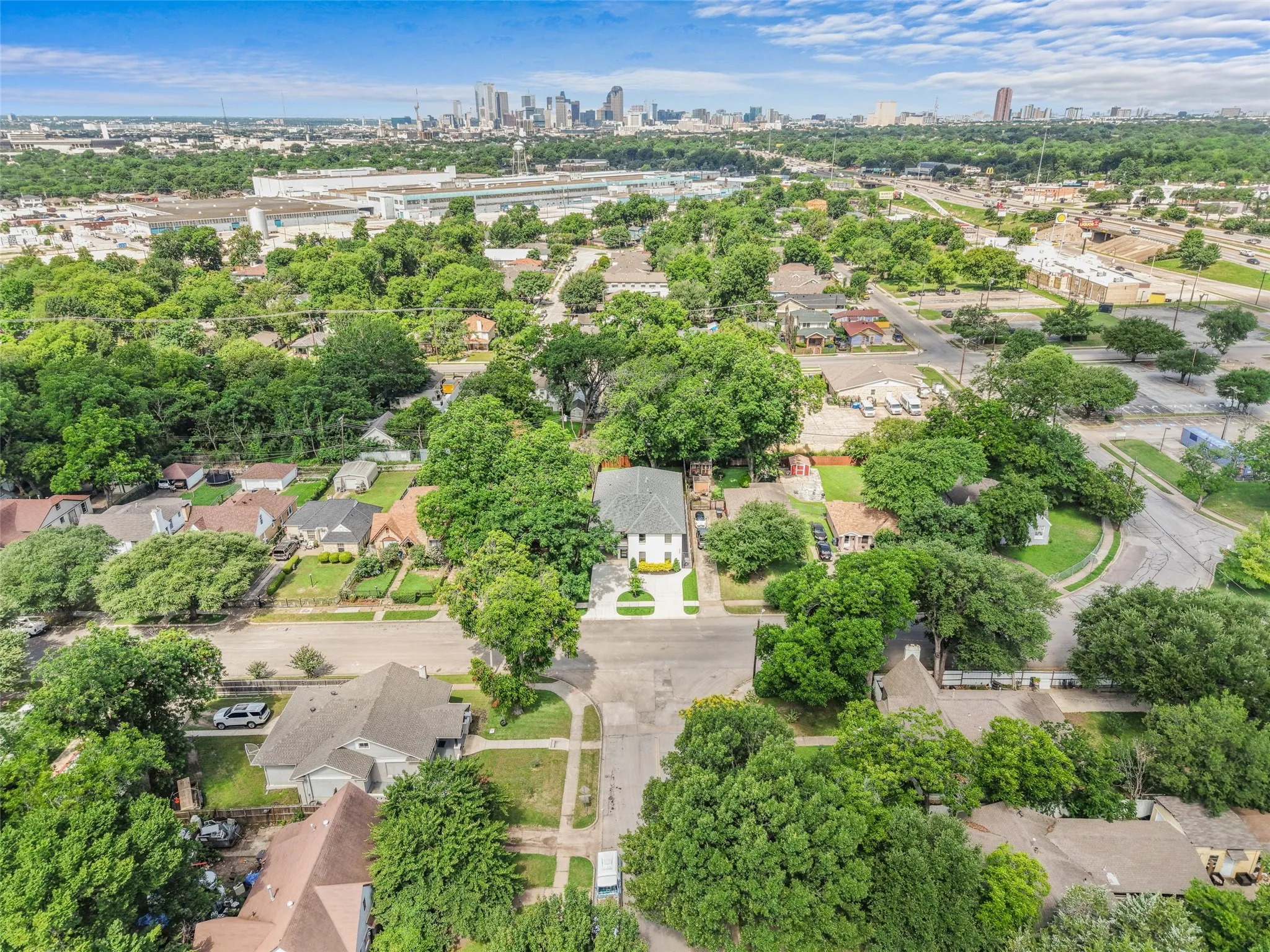 Single Family Residence For Sale in Dallas County , 5259 Saint Charles Avenue, Dallas, Texas 75223, 7 Bedroom, 5 Bathroom, Garage spaces, 4,439 Sqft, built in 2022, mls#21285974, Real Estate Agent in Dallas, Homes For Sale in Dallas county, Homes For Sale in Dallas, Realtor in Dallas Texas, Real Estate Brokerage Independent Realty Texas, Luminita Cordes Realtor