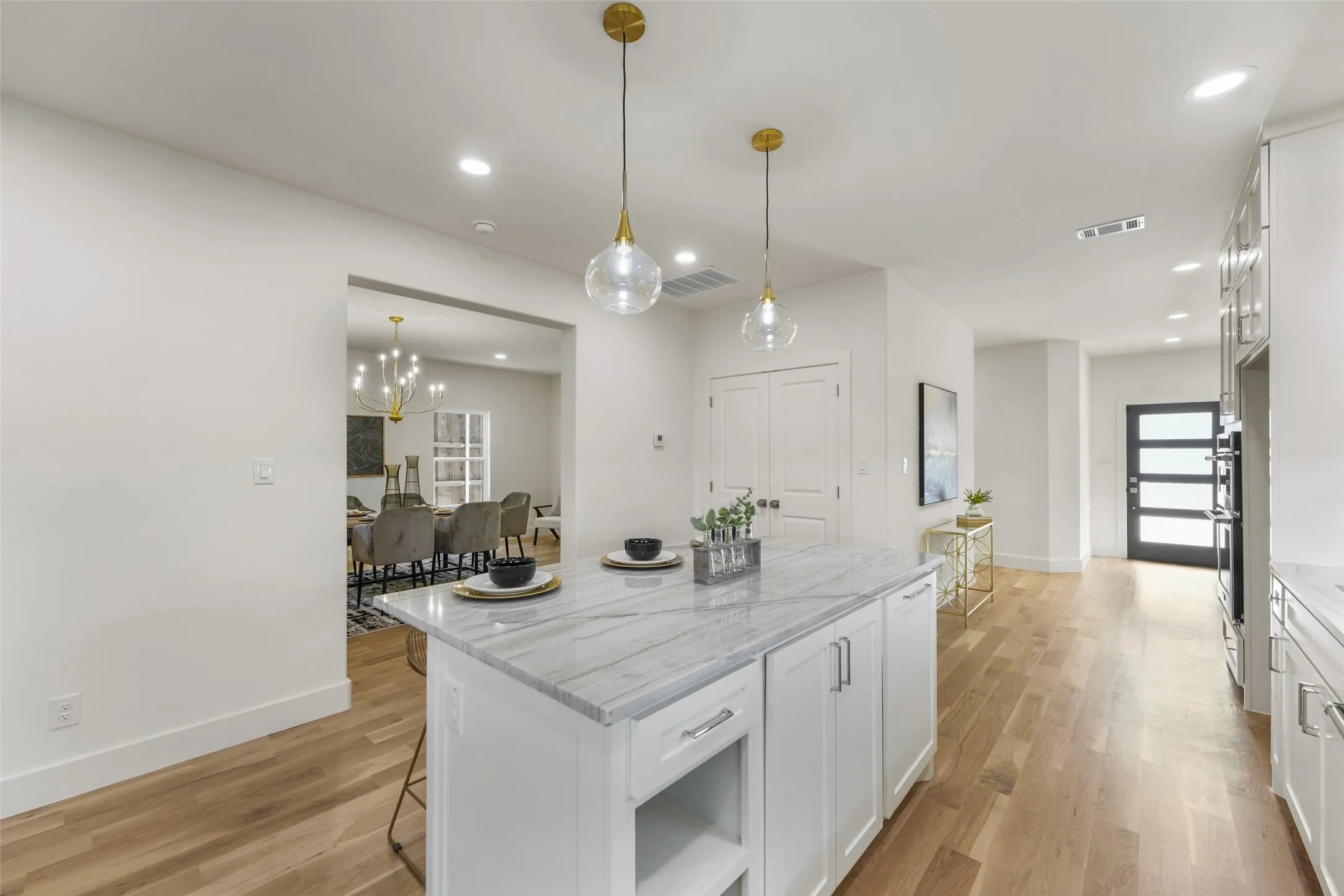 Single Family Residence For Sale in Dallas County , 5259 Saint Charles Avenue, Dallas, Texas 75223, 7 Bedroom, 5 Bathroom, Garage spaces, 4,439 Sqft, built in 2022, mls#21285974, Real Estate Agent in Dallas, Homes For Sale in Dallas county, Homes For Sale in Dallas, Realtor in Dallas Texas, Real Estate Brokerage Independent Realty Texas, Luminita Cordes Realtor