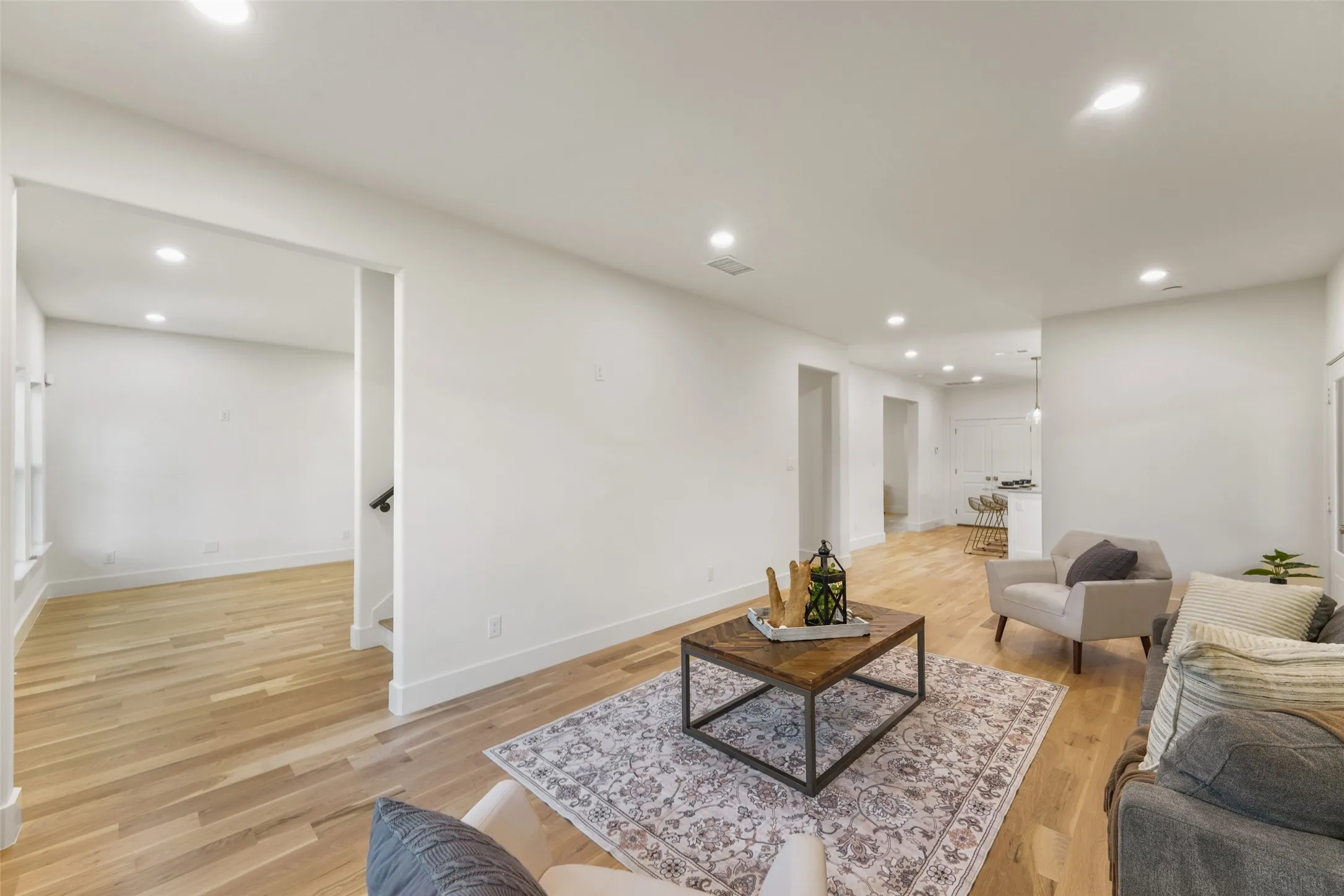 Single Family Residence For Sale in Dallas County , 5259 Saint Charles Avenue, Dallas, Texas 75223, 7 Bedroom, 5 Bathroom, Garage spaces, 4,439 Sqft, built in 2022, mls#21285974, Real Estate Agent in Dallas, Homes For Sale in Dallas county, Homes For Sale in Dallas, Realtor in Dallas Texas, Real Estate Brokerage Independent Realty Texas, Luminita Cordes Realtor
