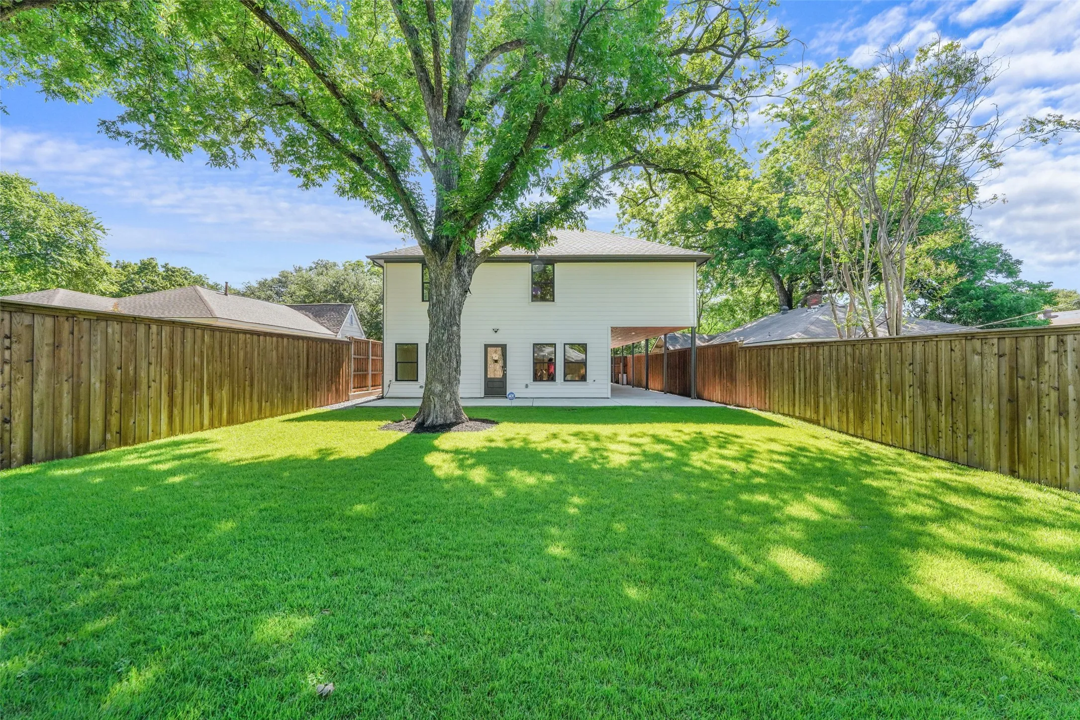 Single Family Residence For Sale in Dallas County , 5259 Saint Charles Avenue, Dallas, Texas 75223, 7 Bedroom, 5 Bathroom, Garage spaces, 4,439 Sqft, built in 2022, mls#21285974, Real Estate Agent in Dallas, Homes For Sale in Dallas county, Homes For Sale in Dallas, Realtor in Dallas Texas, Real Estate Brokerage Independent Realty Texas, Luminita Cordes Realtor