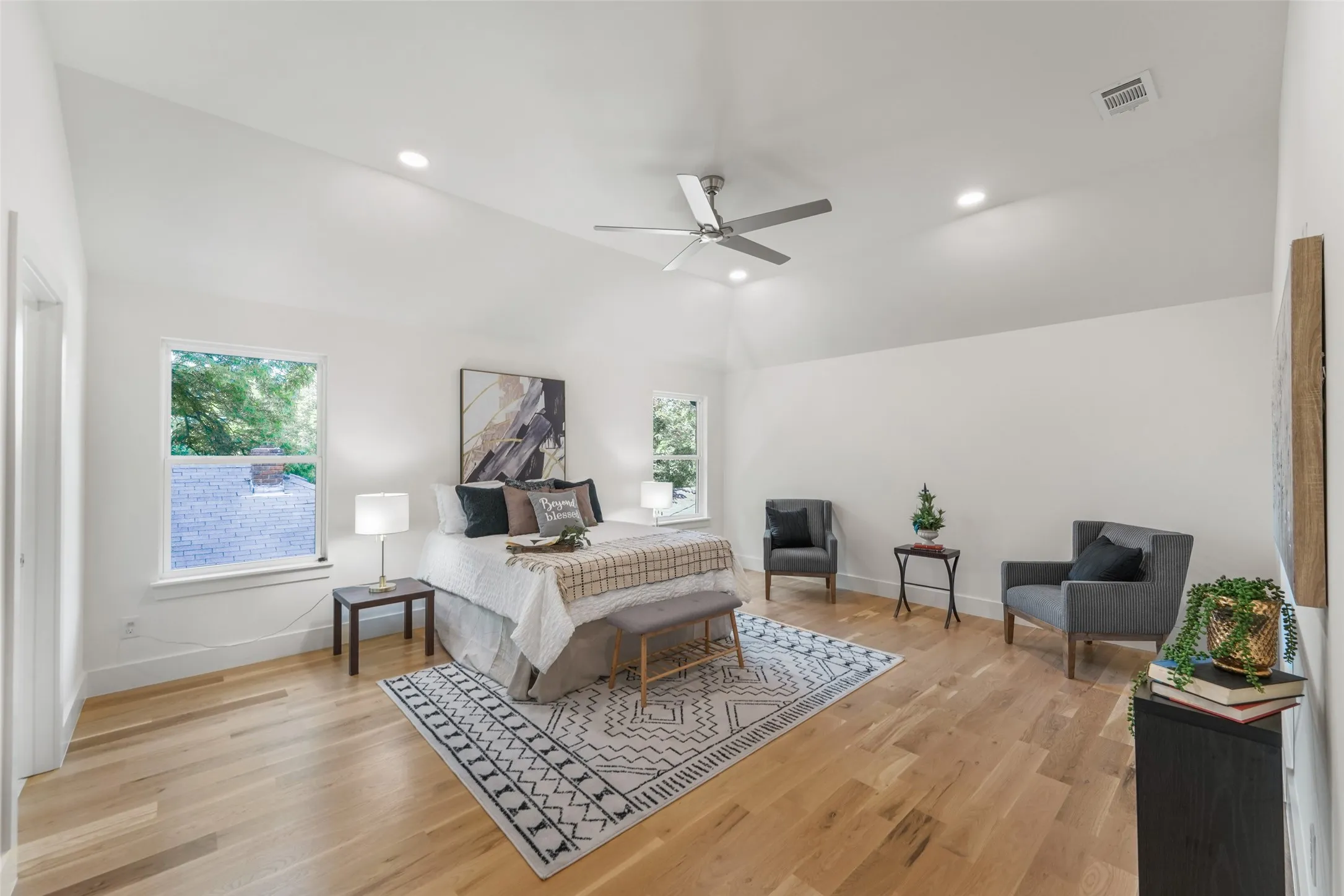 Single Family Residence For Sale in Dallas County , 5259 Saint Charles Avenue, Dallas, Texas 75223, 7 Bedroom, 5 Bathroom, Garage spaces, 4,439 Sqft, built in 2022, mls#21285974, Real Estate Agent in Dallas, Homes For Sale in Dallas county, Homes For Sale in Dallas, Realtor in Dallas Texas, Real Estate Brokerage Independent Realty Texas, Luminita Cordes Realtor