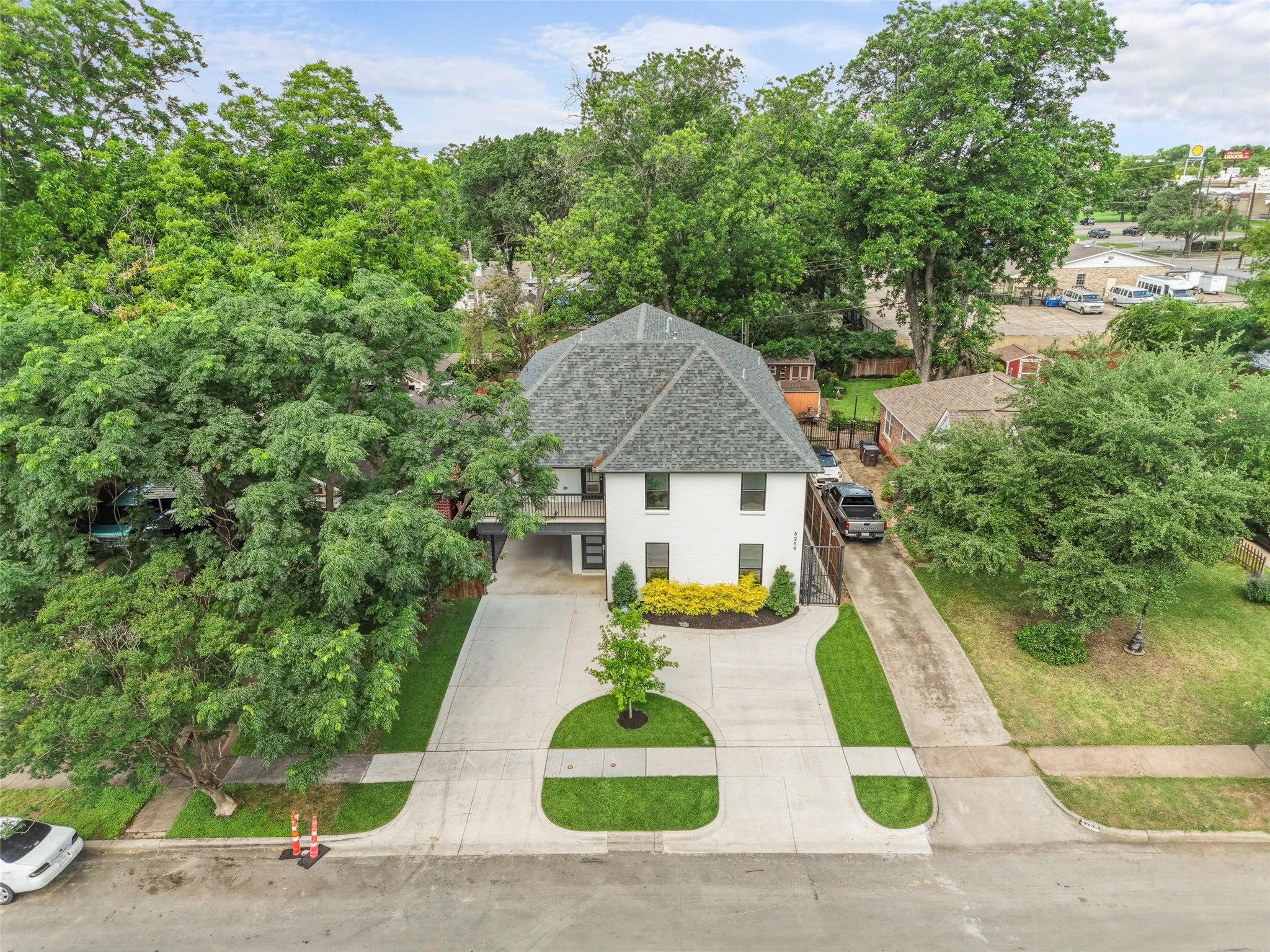 Single Family Residence For Sale in Dallas County , 5259 Saint Charles Avenue, Dallas, Texas 75223, 7 Bedroom, 5 Bathroom, Garage spaces, 4,439 Sqft, built in 2022, mls#21285974, Real Estate Agent in Dallas, Homes For Sale in Dallas county, Homes For Sale in Dallas, Realtor in Dallas Texas, Real Estate Brokerage Independent Realty Texas, Luminita Cordes Realtor
