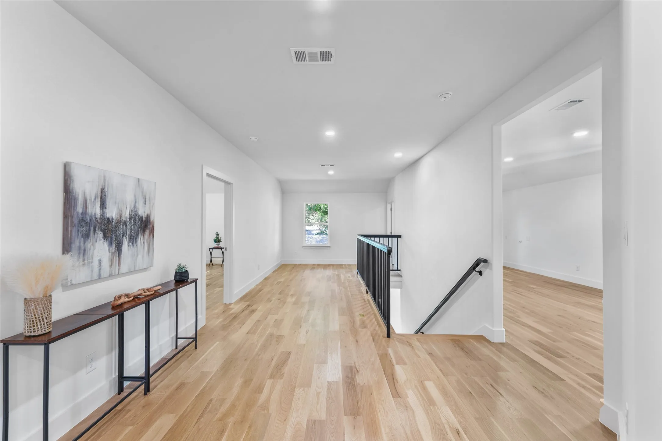Single Family Residence For Sale in Dallas County , 5259 Saint Charles Avenue, Dallas, Texas 75223, 7 Bedroom, 5 Bathroom, Garage spaces, 4,439 Sqft, built in 2022, mls#21285974, Real Estate Agent in Dallas, Homes For Sale in Dallas county, Homes For Sale in Dallas, Realtor in Dallas Texas, Real Estate Brokerage Independent Realty Texas, Luminita Cordes Realtor