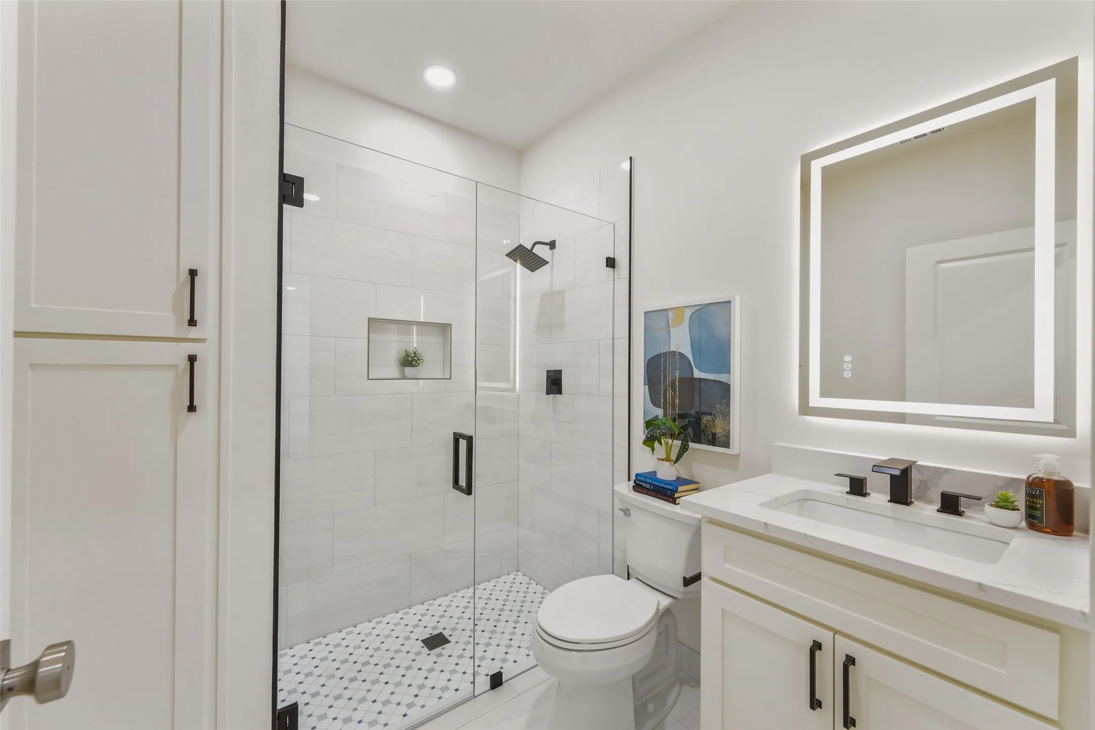 Single Family Residence For Sale in Dallas County , 5259 Saint Charles Avenue, Dallas, Texas 75223, 7 Bedroom, 5 Bathroom, Garage spaces, 4,439 Sqft, built in 2022, mls#21285974, Real Estate Agent in Dallas, Homes For Sale in Dallas county, Homes For Sale in Dallas, Realtor in Dallas Texas, Real Estate Brokerage Independent Realty Texas, Luminita Cordes Realtor
