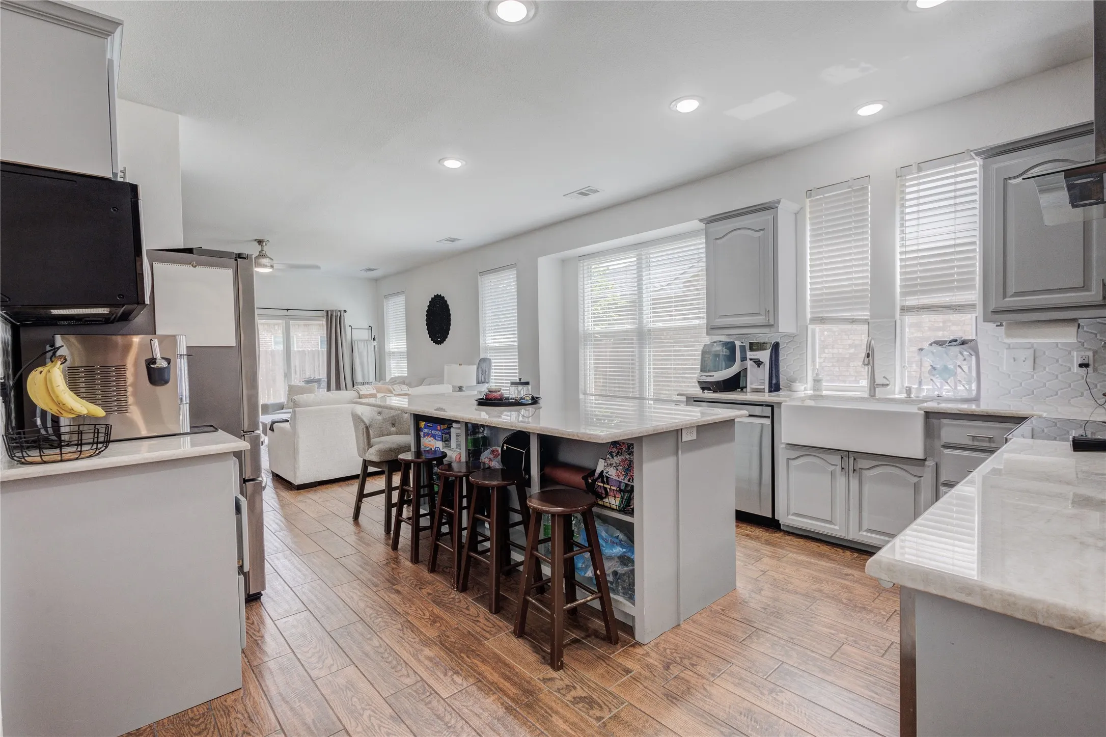 Single Family Residence For Sale in Tarrant County , 10844 Hawks Landing Road, Fort Worth, Texas 76052, 3 Bedroom, 2 Bathroom, 2 Garage spaces, 1,623 Sqft, built in 2005, mls#21284715, Real Estate Agent in Fort Worth, Homes For Sale in Tarrant county, Homes For Sale in Fort Worth, Realtor in Fort Worth Texas, Real Estate Brokerage Independent Realty Texas, Luminita Cordes Realtor