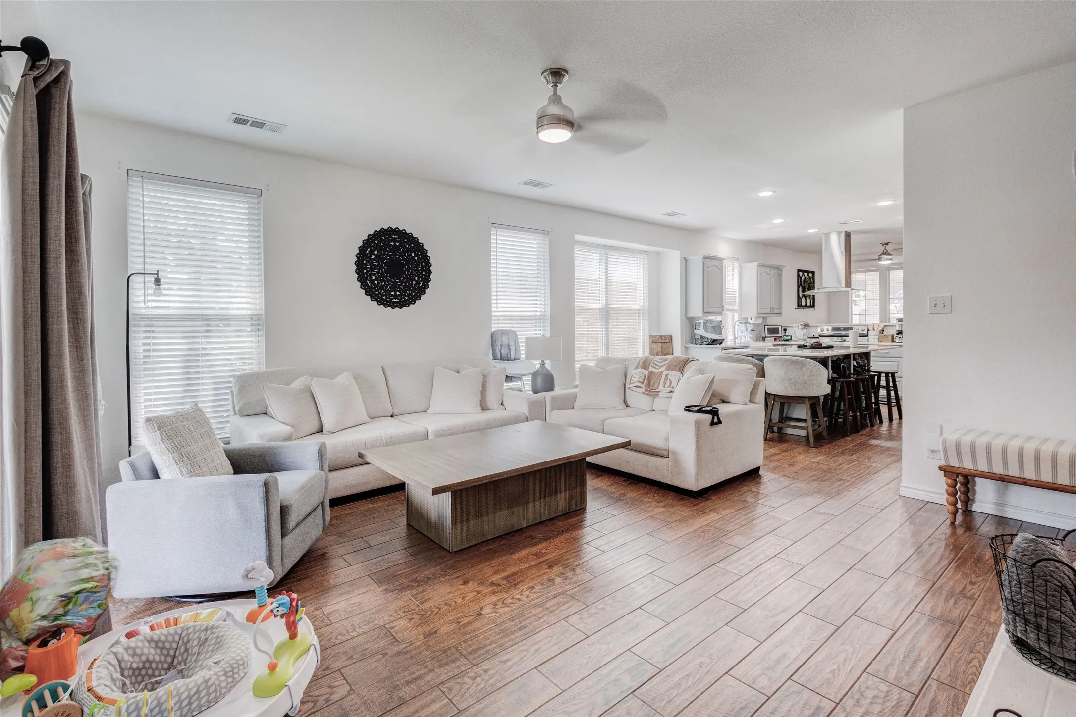 Single Family Residence For Sale in Tarrant County , 10844 Hawks Landing Road, Fort Worth, Texas 76052, 3 Bedroom, 2 Bathroom, 2 Garage spaces, 1,623 Sqft, built in 2005, mls#21284715, Real Estate Agent in Fort Worth, Homes For Sale in Tarrant county, Homes For Sale in Fort Worth, Realtor in Fort Worth Texas, Real Estate Brokerage Independent Realty Texas, Luminita Cordes Realtor