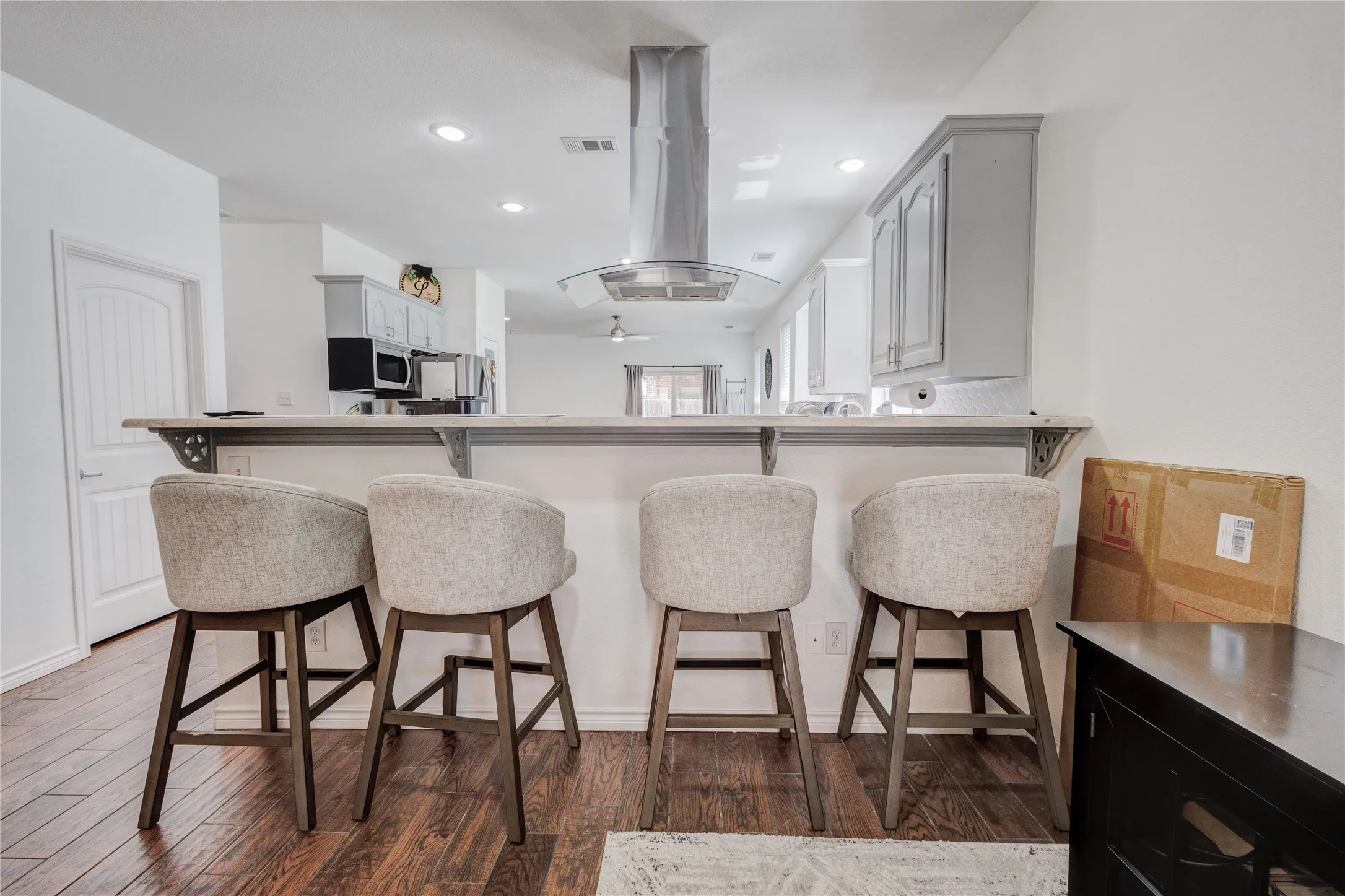 Single Family Residence For Sale in Tarrant County , 10844 Hawks Landing Road, Fort Worth, Texas 76052, 3 Bedroom, 2 Bathroom, 2 Garage spaces, 1,623 Sqft, built in 2005, mls#21284715, Real Estate Agent in Fort Worth, Homes For Sale in Tarrant county, Homes For Sale in Fort Worth, Realtor in Fort Worth Texas, Real Estate Brokerage Independent Realty Texas, Luminita Cordes Realtor