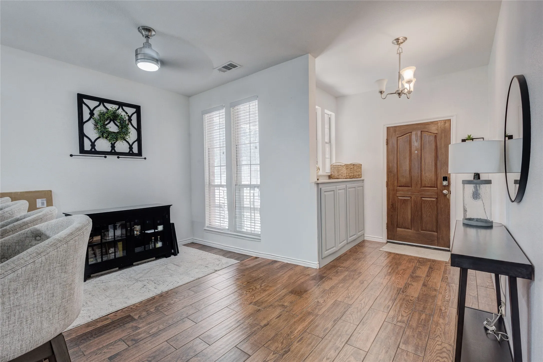 Single Family Residence For Sale in Tarrant County , 10844 Hawks Landing Road, Fort Worth, Texas 76052, 3 Bedroom, 2 Bathroom, 2 Garage spaces, 1,623 Sqft, built in 2005, mls#21284715, Real Estate Agent in Fort Worth, Homes For Sale in Tarrant county, Homes For Sale in Fort Worth, Realtor in Fort Worth Texas, Real Estate Brokerage Independent Realty Texas, Luminita Cordes Realtor