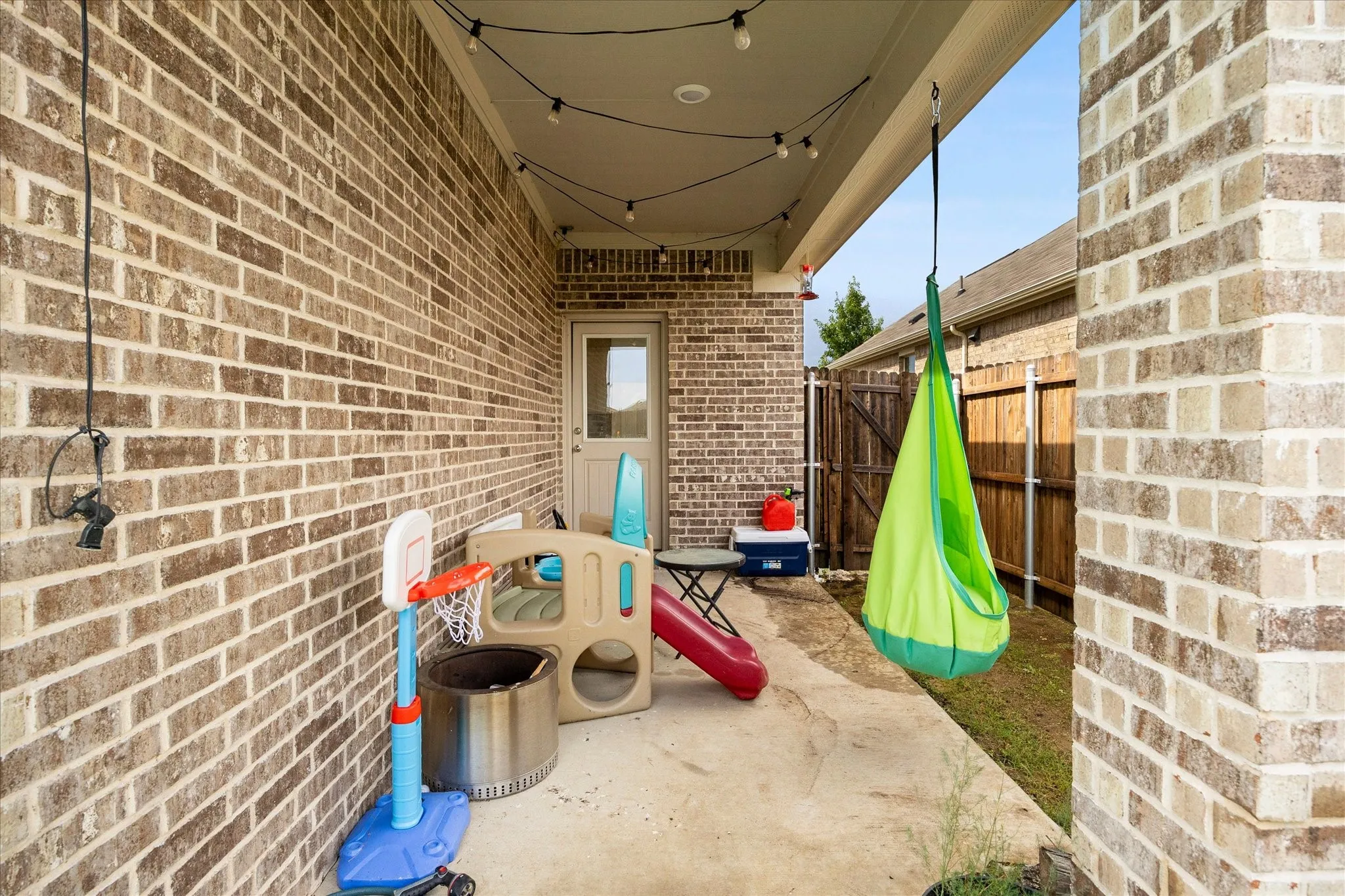 Single Family Residence For Sale in Hunt County , 2100 Whispering Sage Boulevard, Royse City, Texas 75189, 4 Bedroom, 2 Bathroom, 2 Garage spaces, 1,968 Sqft, built in 2020, mls#21285894, Real Estate Agent in Royse City, Homes For Sale in Hunt county, Homes For Sale in Royse City, Realtor in Royse City Texas, Real Estate Brokerage Independent Realty Texas, Luminita Cordes Realtor