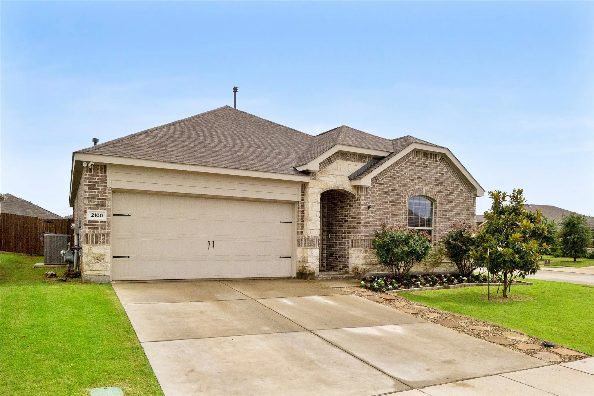 Single Family Residence For Sale in Hunt County , 2100 Whispering Sage Boulevard, Royse City, Texas 75189, 4 Bedroom, 2 Bathroom, 2 Garage spaces, 1,968 Sqft, built in 2020, mls#21285894, Real Estate Agent in Royse City, Homes For Sale in Hunt county, Homes For Sale in Royse City, Realtor in Royse City Texas, Real Estate Brokerage Independent Realty Texas, Luminita Cordes Realtor