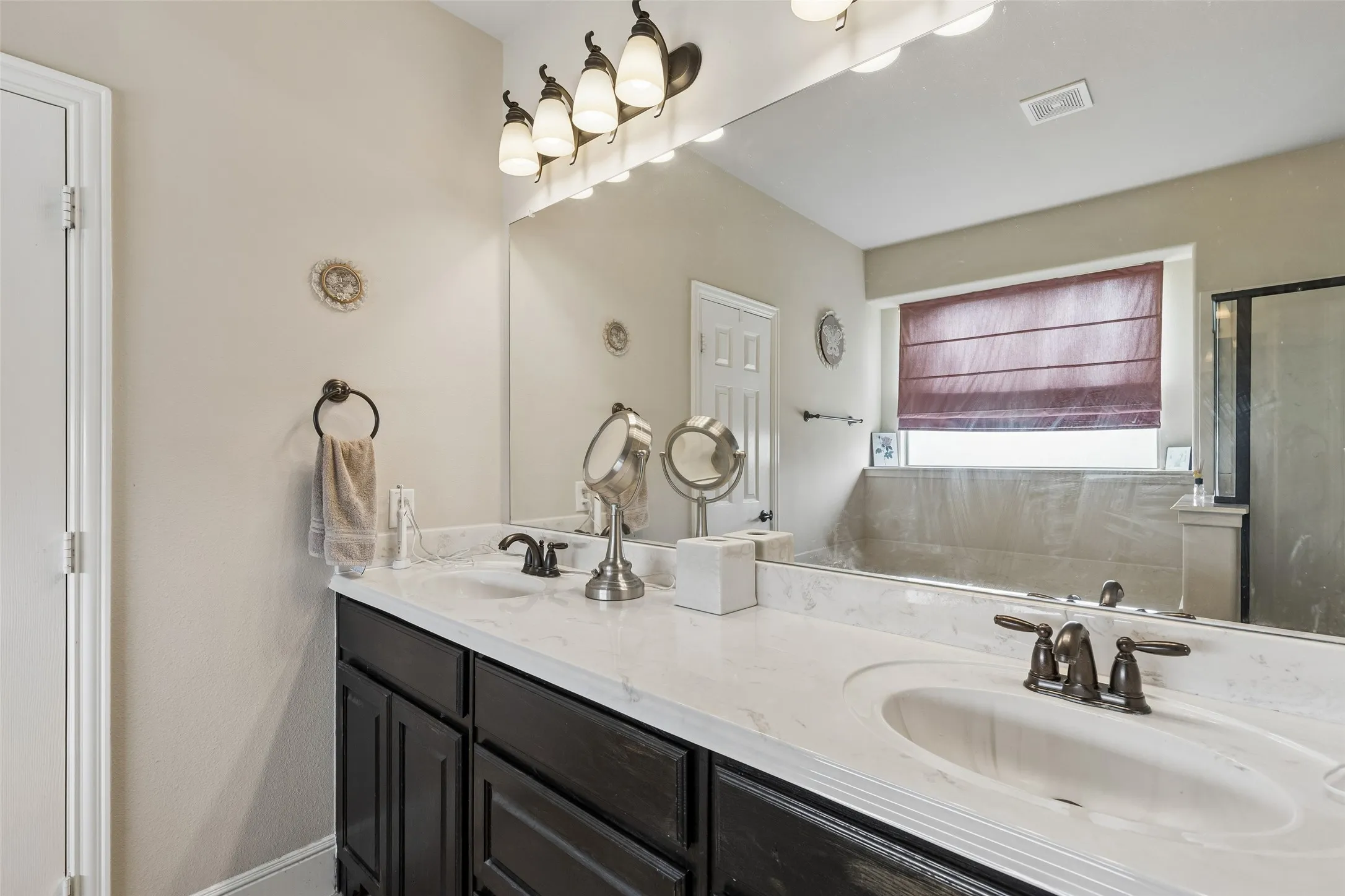 Single Family Residence For Sale in Collin County , 2807 Wildwood Lane, Celina, Texas 75009, 4 Bedroom, 3 Bathroom, 3 Garage spaces, 2,923 Sqft, built in 2008, mls#21281841, Real Estate Agent in Celina, Homes For Sale in Collin county, Homes For Sale in Celina, Realtor in Celina Texas, Real Estate Brokerage Independent Realty Texas, Luminita Cordes Realtor