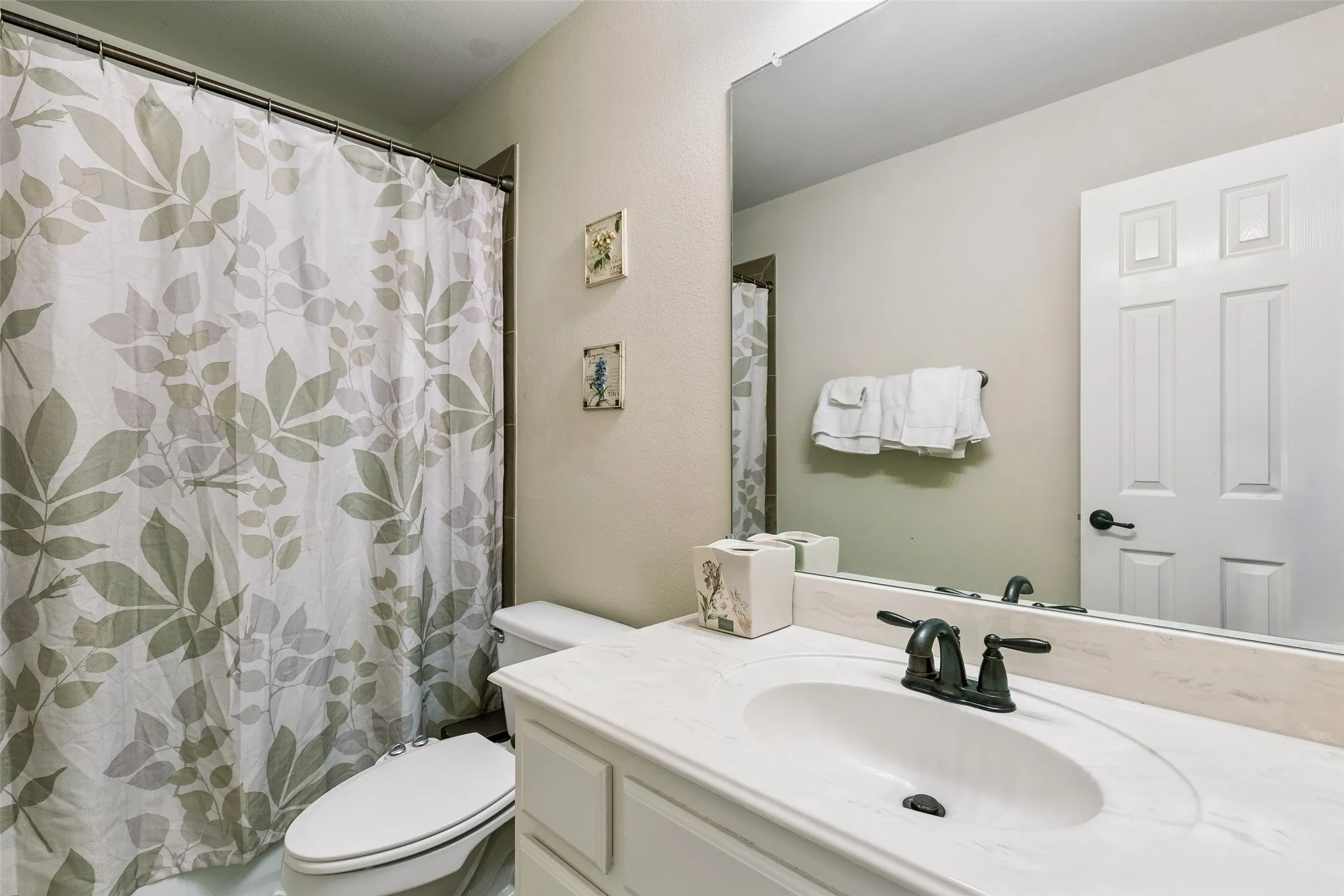 Single Family Residence For Sale in Collin County , 2807 Wildwood Lane, Celina, Texas 75009, 4 Bedroom, 3 Bathroom, 3 Garage spaces, 2,923 Sqft, built in 2008, mls#21281841, Real Estate Agent in Celina, Homes For Sale in Collin county, Homes For Sale in Celina, Realtor in Celina Texas, Real Estate Brokerage Independent Realty Texas, Luminita Cordes Realtor