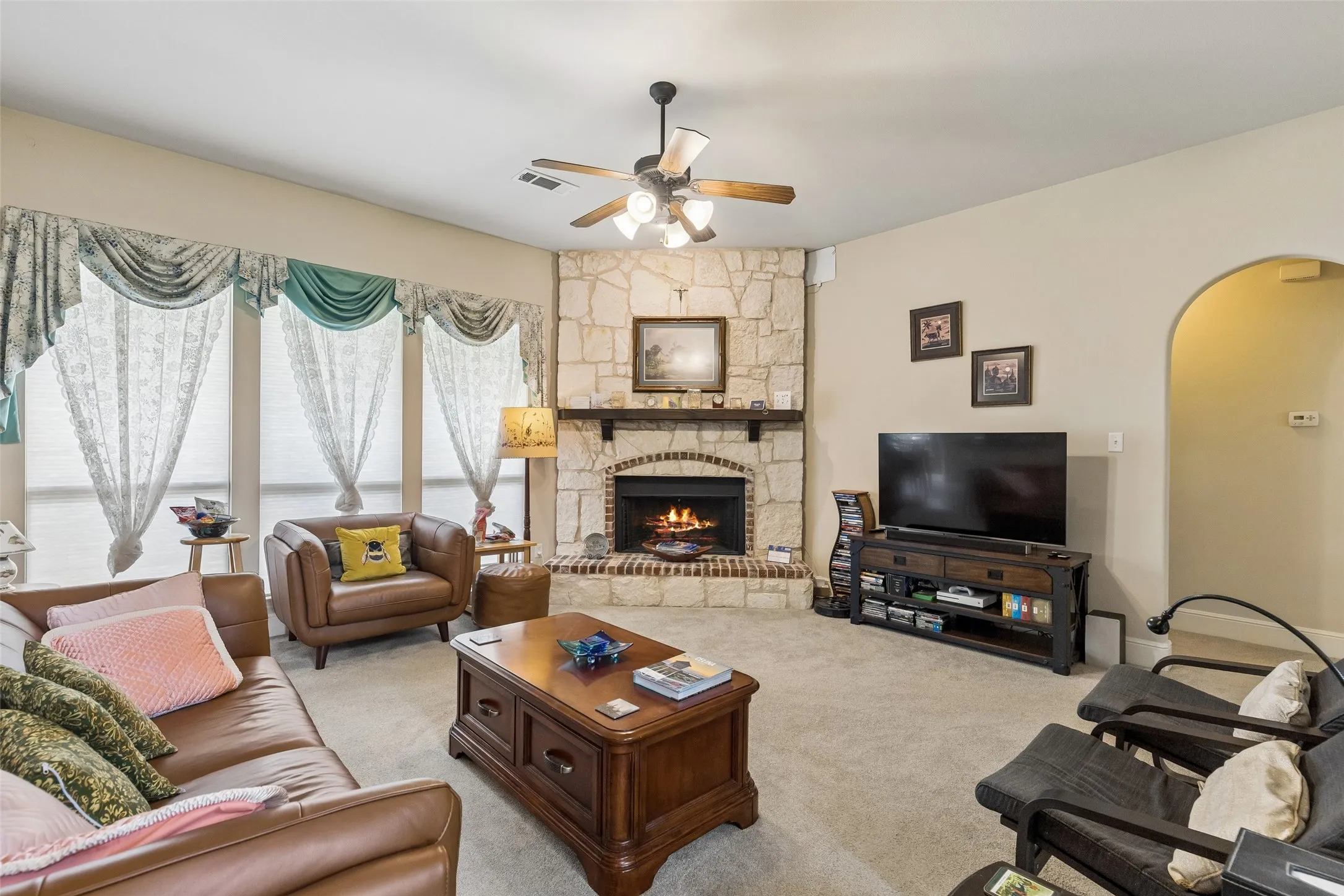Single Family Residence For Sale in Collin County , 2807 Wildwood Lane, Celina, Texas 75009, 4 Bedroom, 3 Bathroom, 3 Garage spaces, 2,923 Sqft, built in 2008, mls#21281841, Real Estate Agent in Celina, Homes For Sale in Collin county, Homes For Sale in Celina, Realtor in Celina Texas, Real Estate Brokerage Independent Realty Texas, Luminita Cordes Realtor