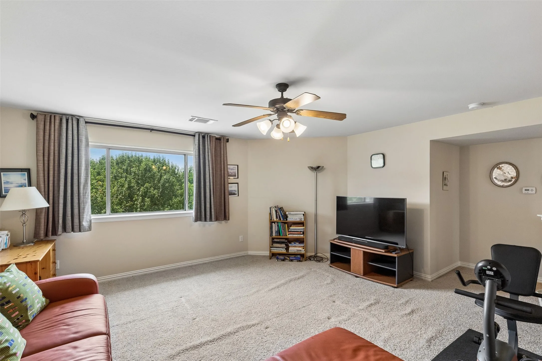 Single Family Residence For Sale in Collin County , 2807 Wildwood Lane, Celina, Texas 75009, 4 Bedroom, 3 Bathroom, 3 Garage spaces, 2,923 Sqft, built in 2008, mls#21281841, Real Estate Agent in Celina, Homes For Sale in Collin county, Homes For Sale in Celina, Realtor in Celina Texas, Real Estate Brokerage Independent Realty Texas, Luminita Cordes Realtor