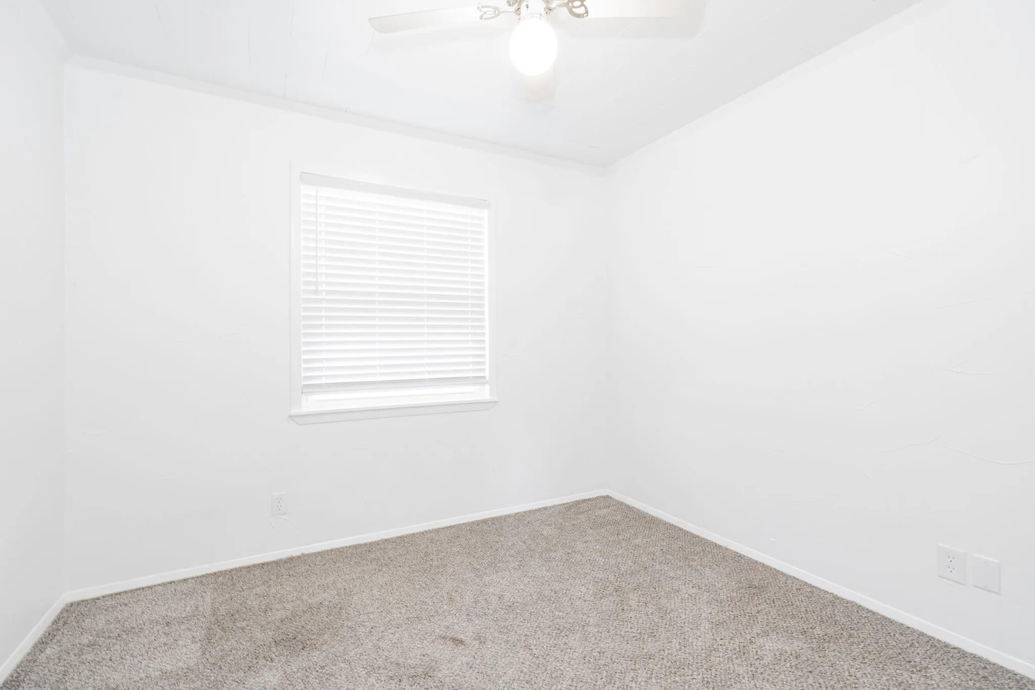 Single Family Residence For Sale in Hunt County , 2401 Gilmer Street, Caddo Mills, Texas 75135, 4 Bedrooms, 2 Bathrooms, Garage spaces, 1,296 Sqft, built in 1980, Price $255,000, mls#21285868, Real Estate Agent in Caddo Mills, Homes For Sale in Hunt county, Homes For Sale in Caddo Mills, Realtor in Caddo Mills Texas, Real Estate Brokerage Independent Realty Texas, Luminita Cordes Realtor