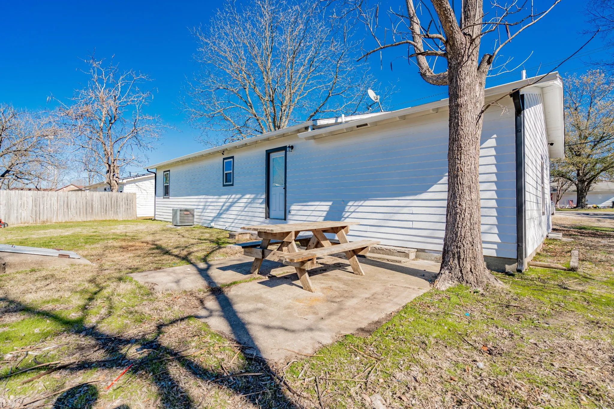 Single Family Residence For Sale in Hunt County , 2401 Gilmer Street, Caddo Mills, Texas 75135, 4 Bedrooms, 2 Bathrooms, Garage spaces, 1,296 Sqft, built in 1980, Price $255,000, mls#21285868, Real Estate Agent in Caddo Mills, Homes For Sale in Hunt county, Homes For Sale in Caddo Mills, Realtor in Caddo Mills Texas, Real Estate Brokerage Independent Realty Texas, Luminita Cordes Realtor