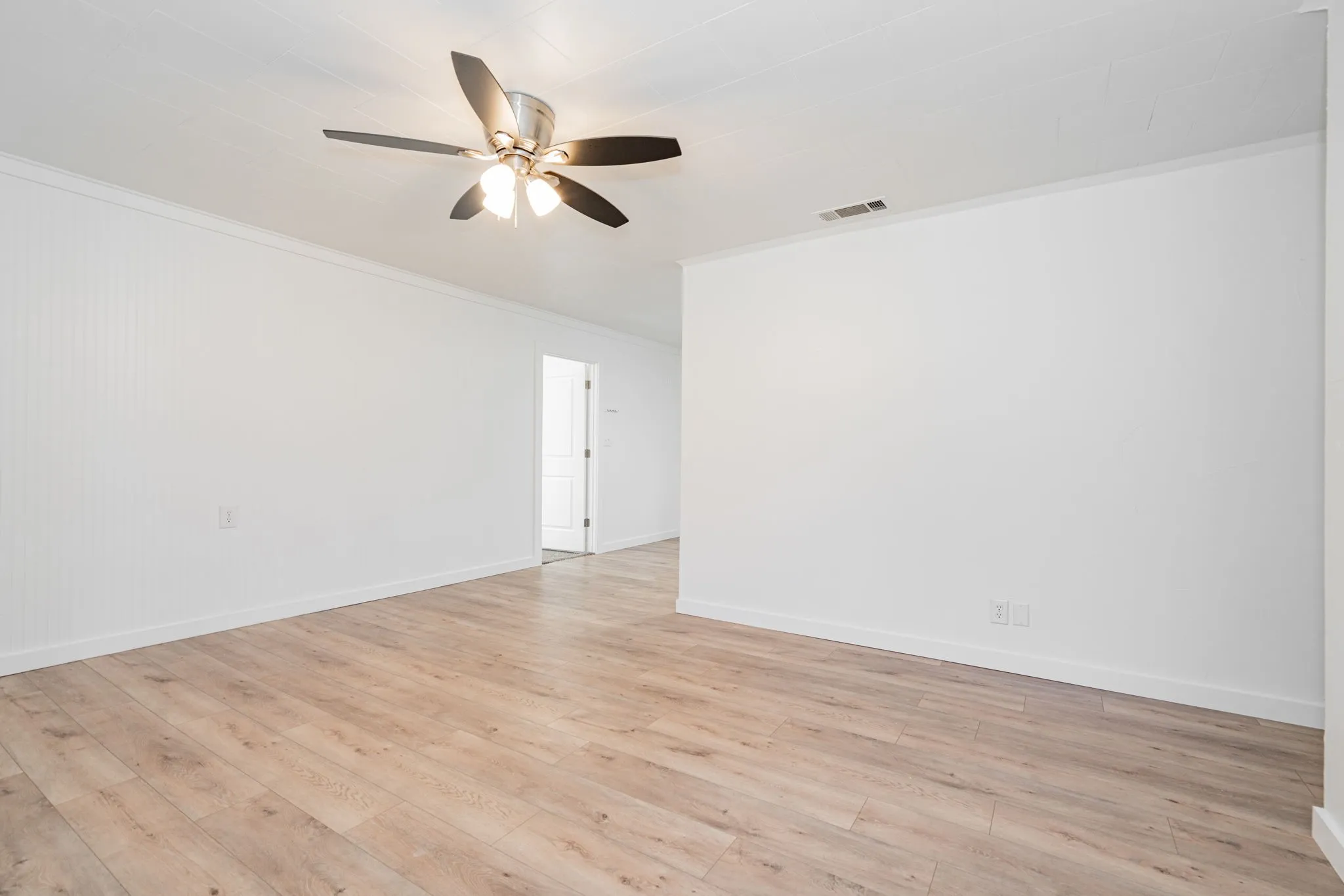 Single Family Residence For Sale in Hunt County , 2401 Gilmer Street, Caddo Mills, Texas 75135, 4 Bedrooms, 2 Bathrooms, Garage spaces, 1,296 Sqft, built in 1980, Price $255,000, mls#21285868, Real Estate Agent in Caddo Mills, Homes For Sale in Hunt county, Homes For Sale in Caddo Mills, Realtor in Caddo Mills Texas, Real Estate Brokerage Independent Realty Texas, Luminita Cordes Realtor