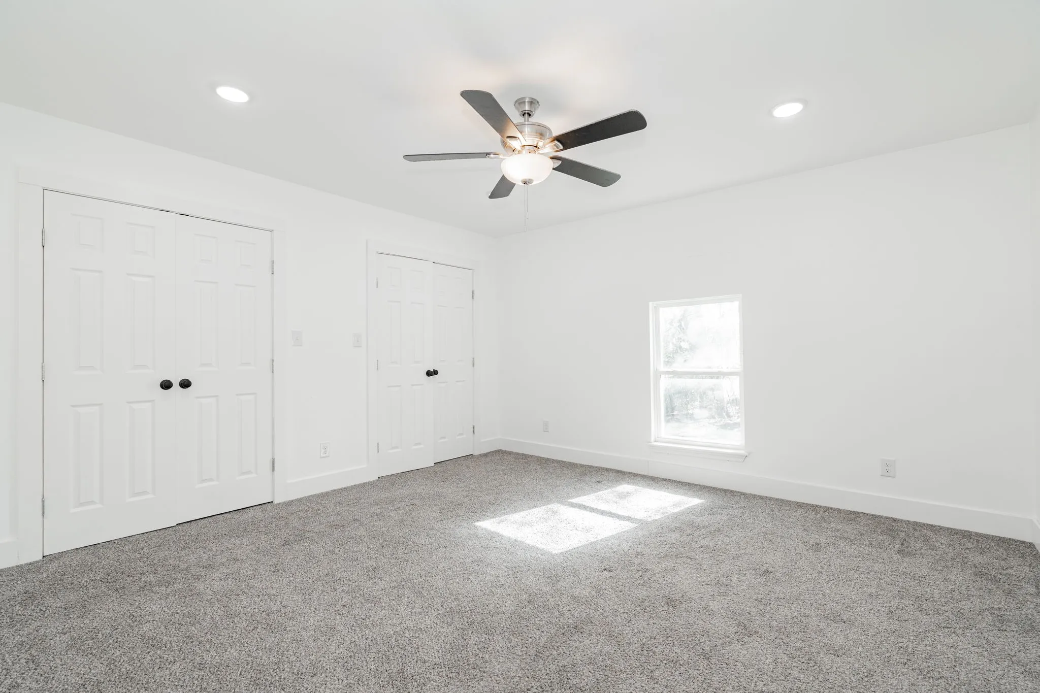 Single Family Residence For Sale in Hunt County , 2401 Gilmer Street, Caddo Mills, Texas 75135, 4 Bedrooms, 2 Bathrooms, Garage spaces, 1,296 Sqft, built in 1980, Price $255,000, mls#21285868, Real Estate Agent in Caddo Mills, Homes For Sale in Hunt county, Homes For Sale in Caddo Mills, Realtor in Caddo Mills Texas, Real Estate Brokerage Independent Realty Texas, Luminita Cordes Realtor